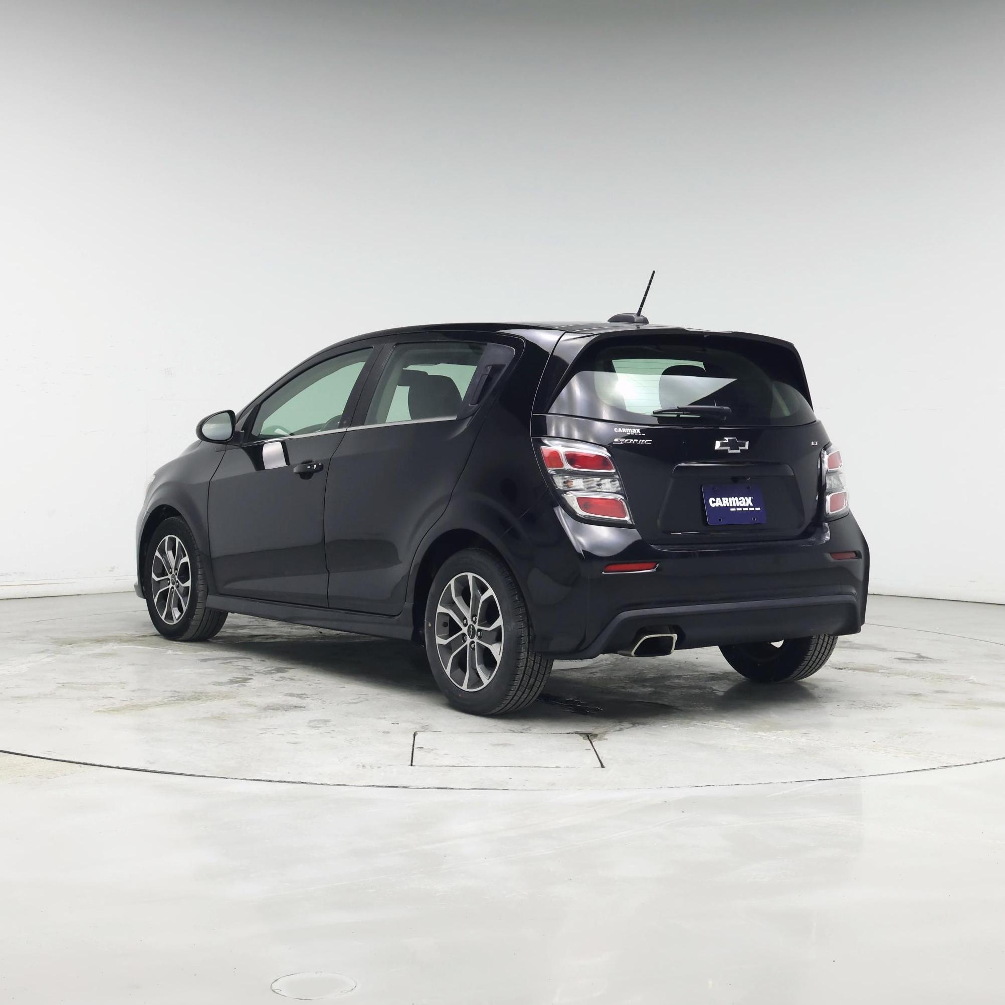 Thumbnail: 2018 Chevrolet Sonic - 2