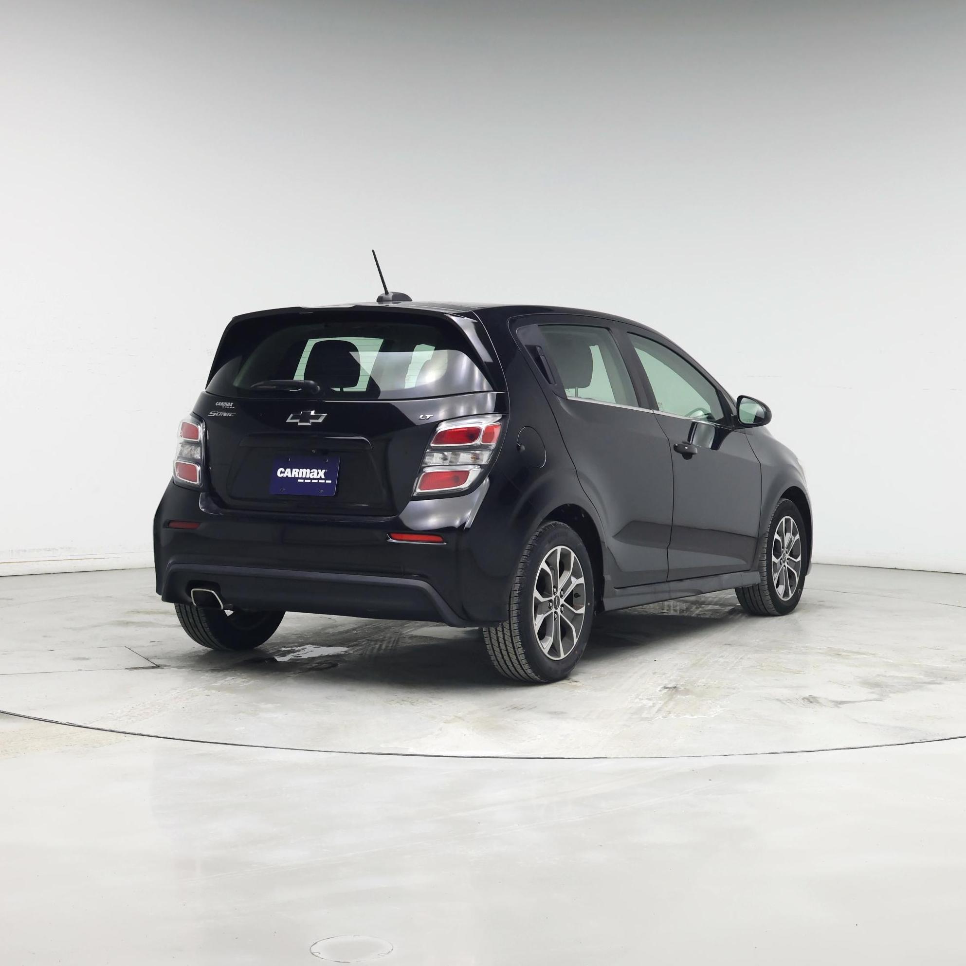 Thumbnail: 2018 Chevrolet Sonic - 8