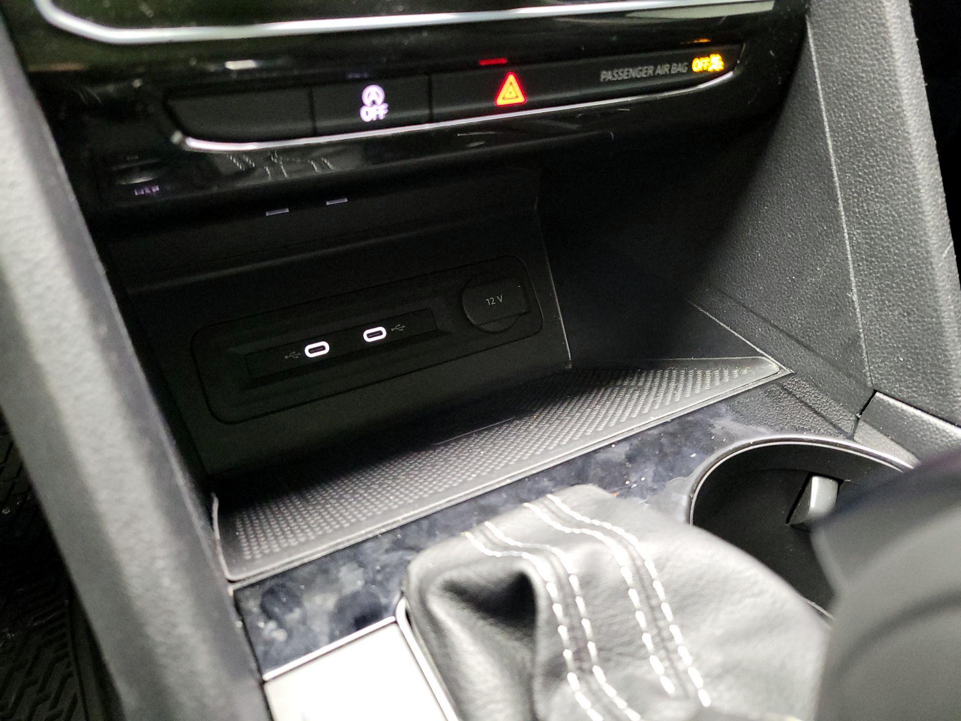 Thumbnail: 2023 Volkswagen Atlas - 16