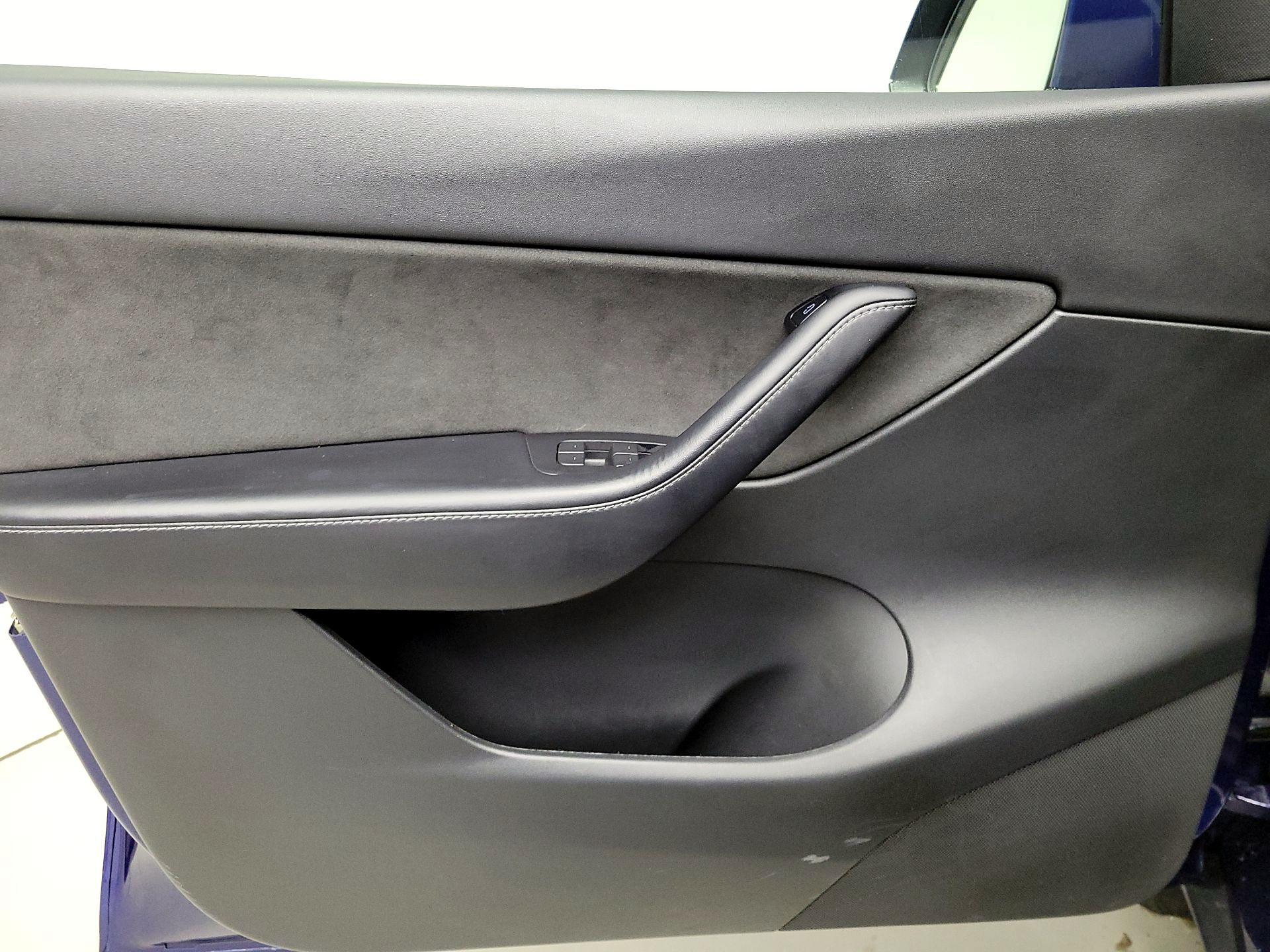 Thumbnail: 2022 Tesla Model Y - 12