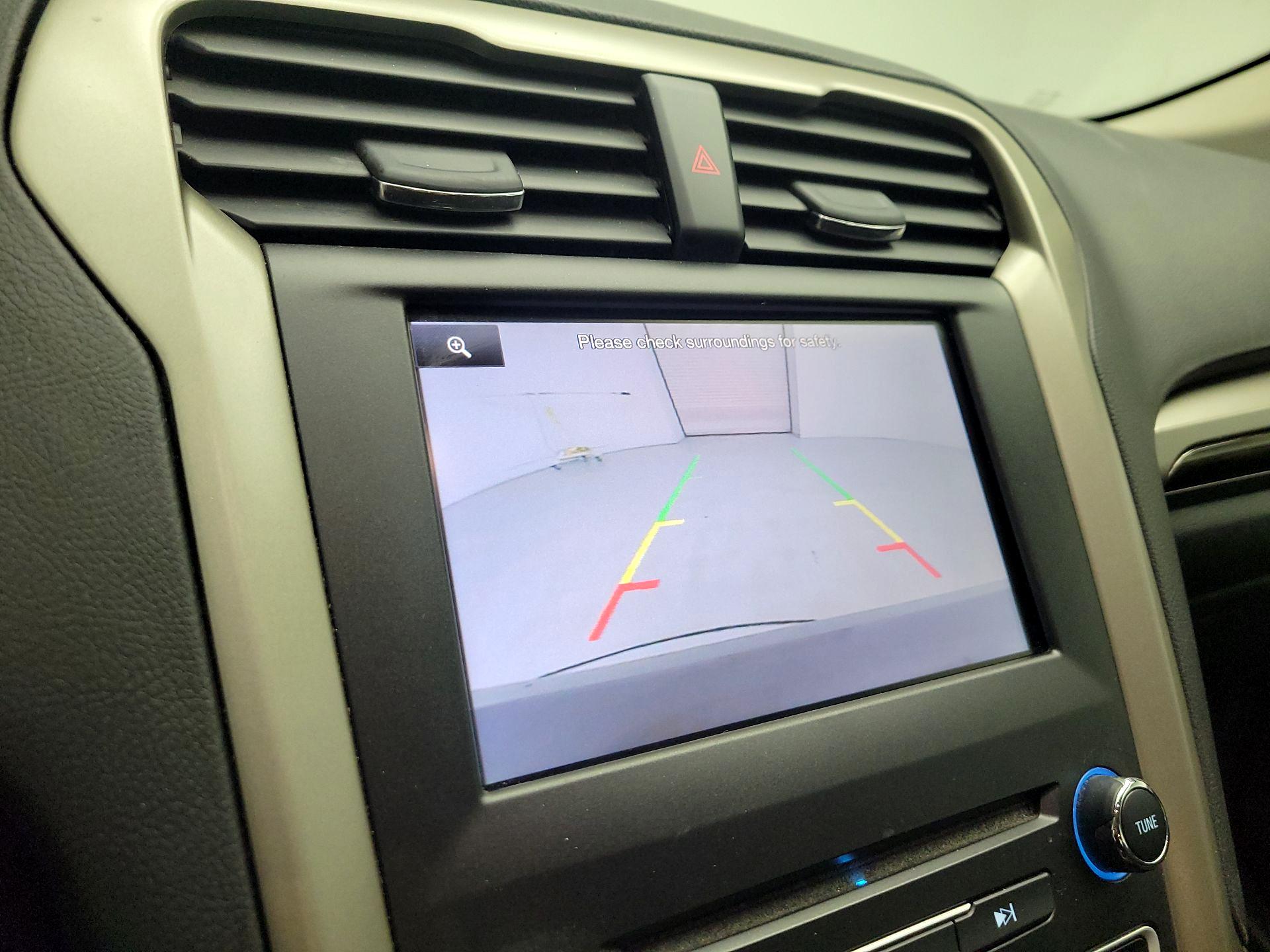 Thumbnail: 2016 Ford Fusion - 13