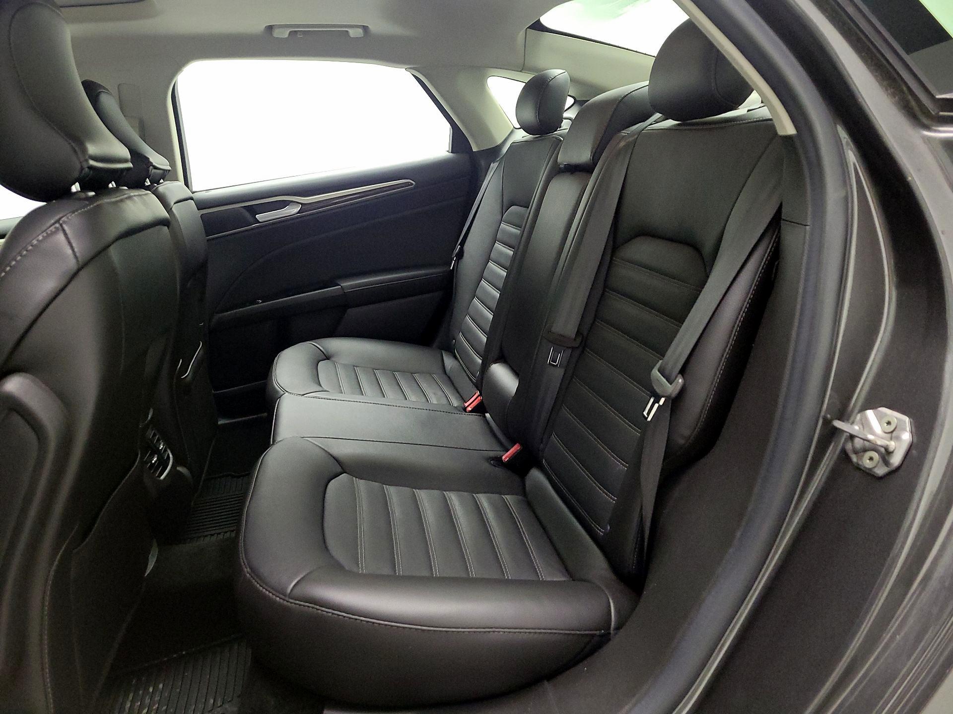 Thumbnail: 2016 Ford Fusion - 17