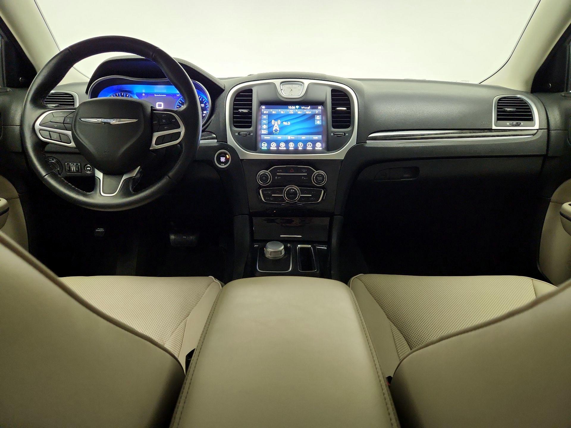 Thumbnail: 2022 Chrysler 300 - 9