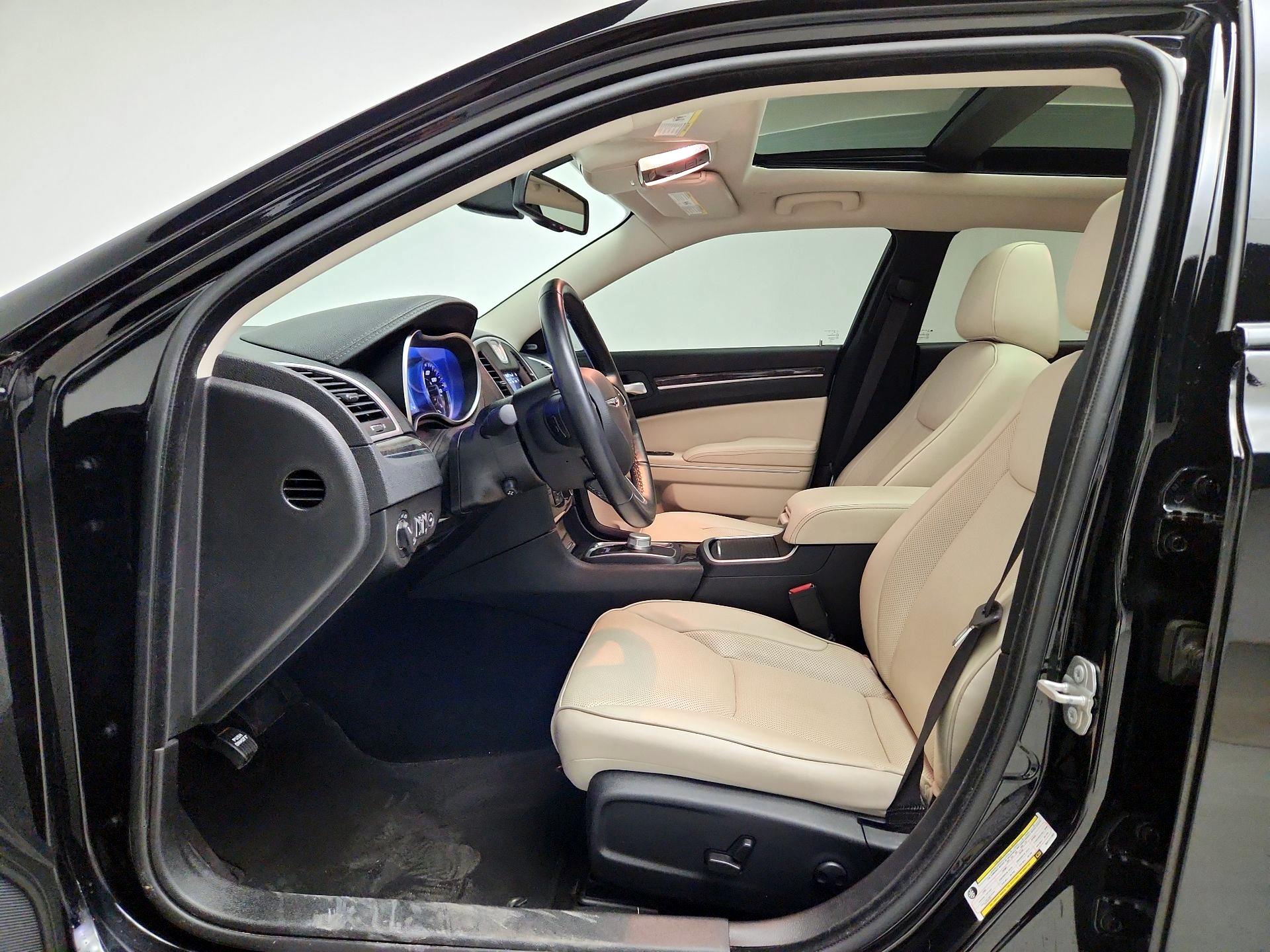 Thumbnail: 2022 Chrysler 300 - 11