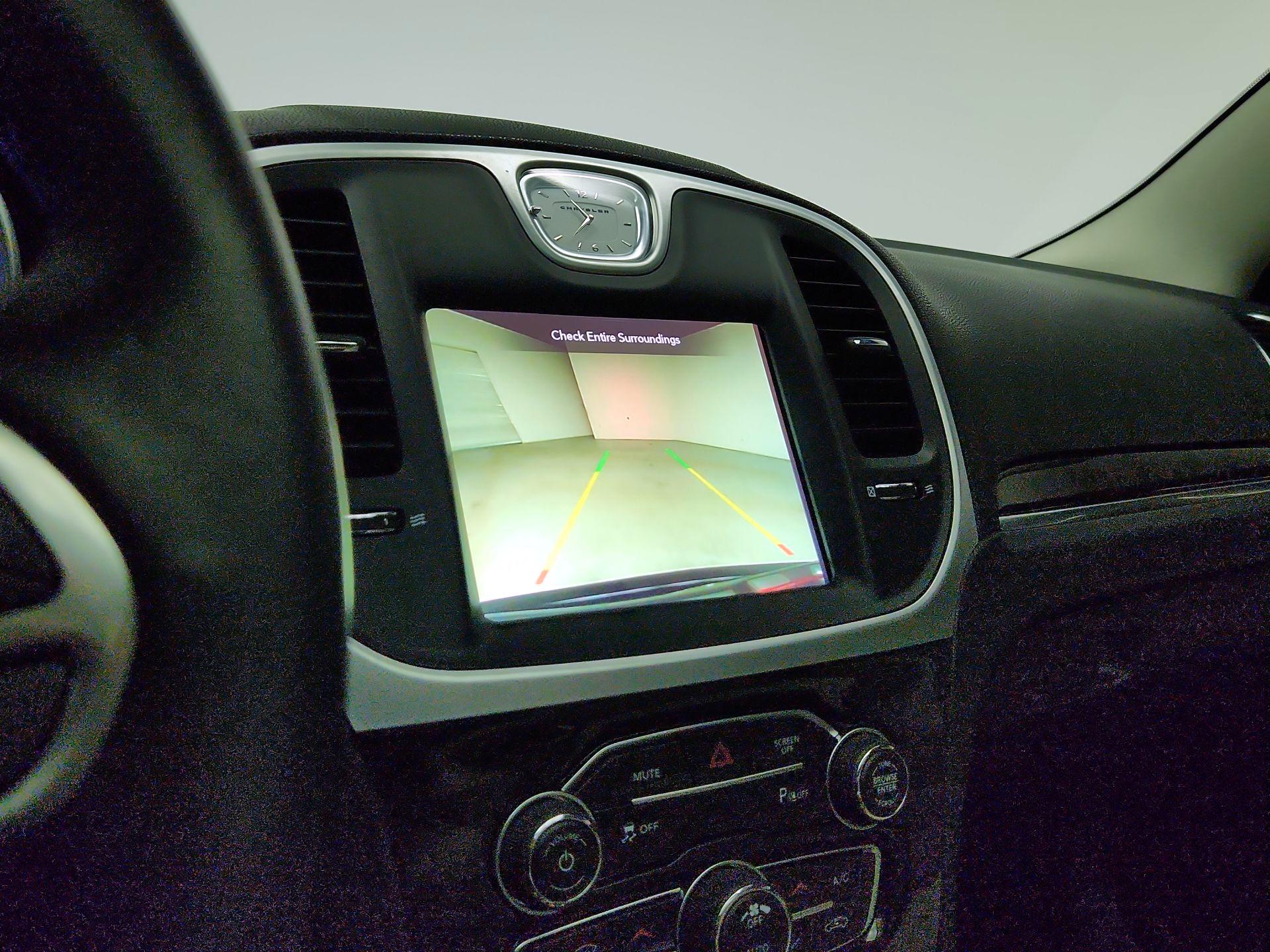 Thumbnail: 2022 Chrysler 300 - 15