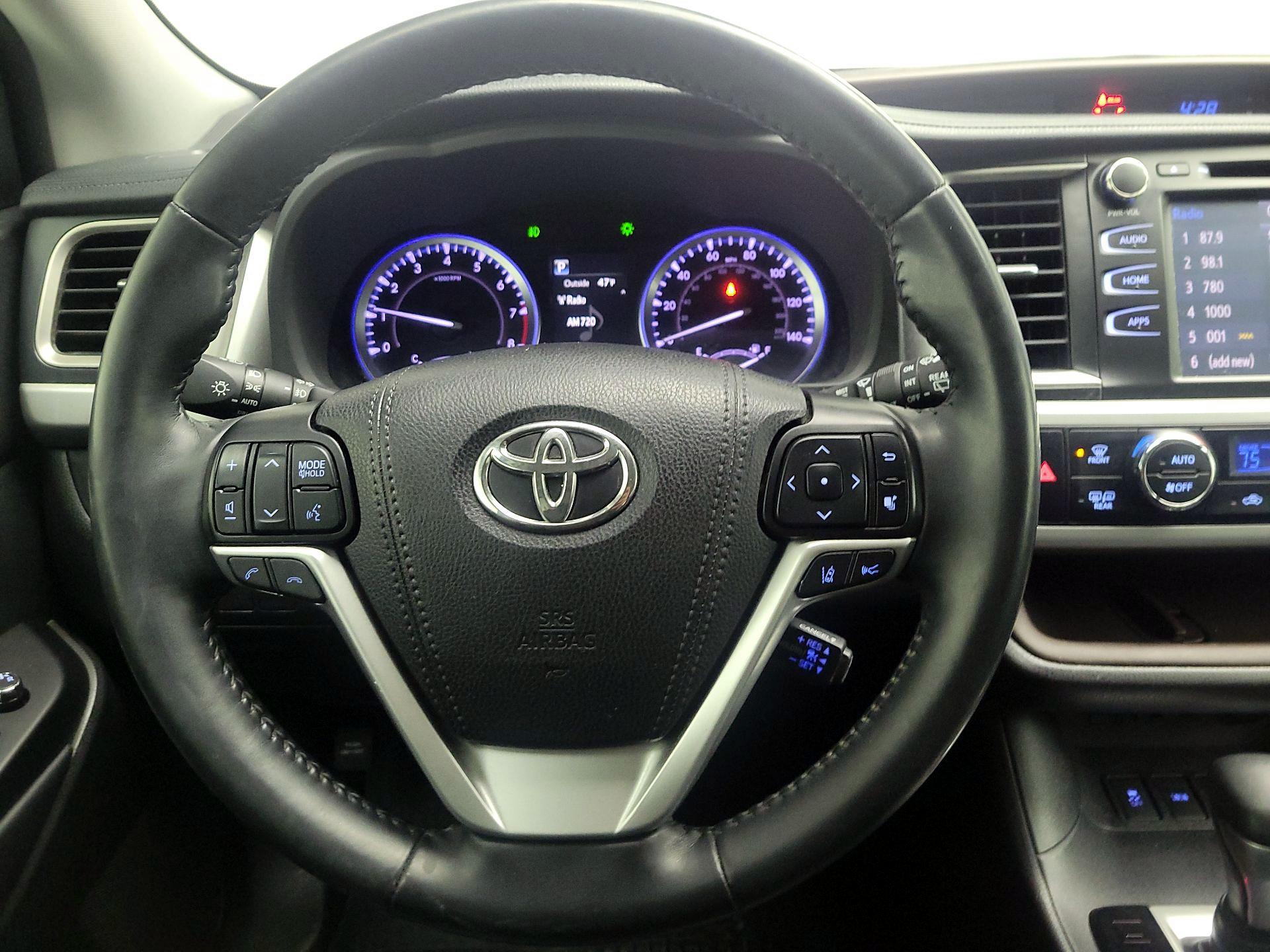 Thumbnail: 2019 Toyota Highlander - 10