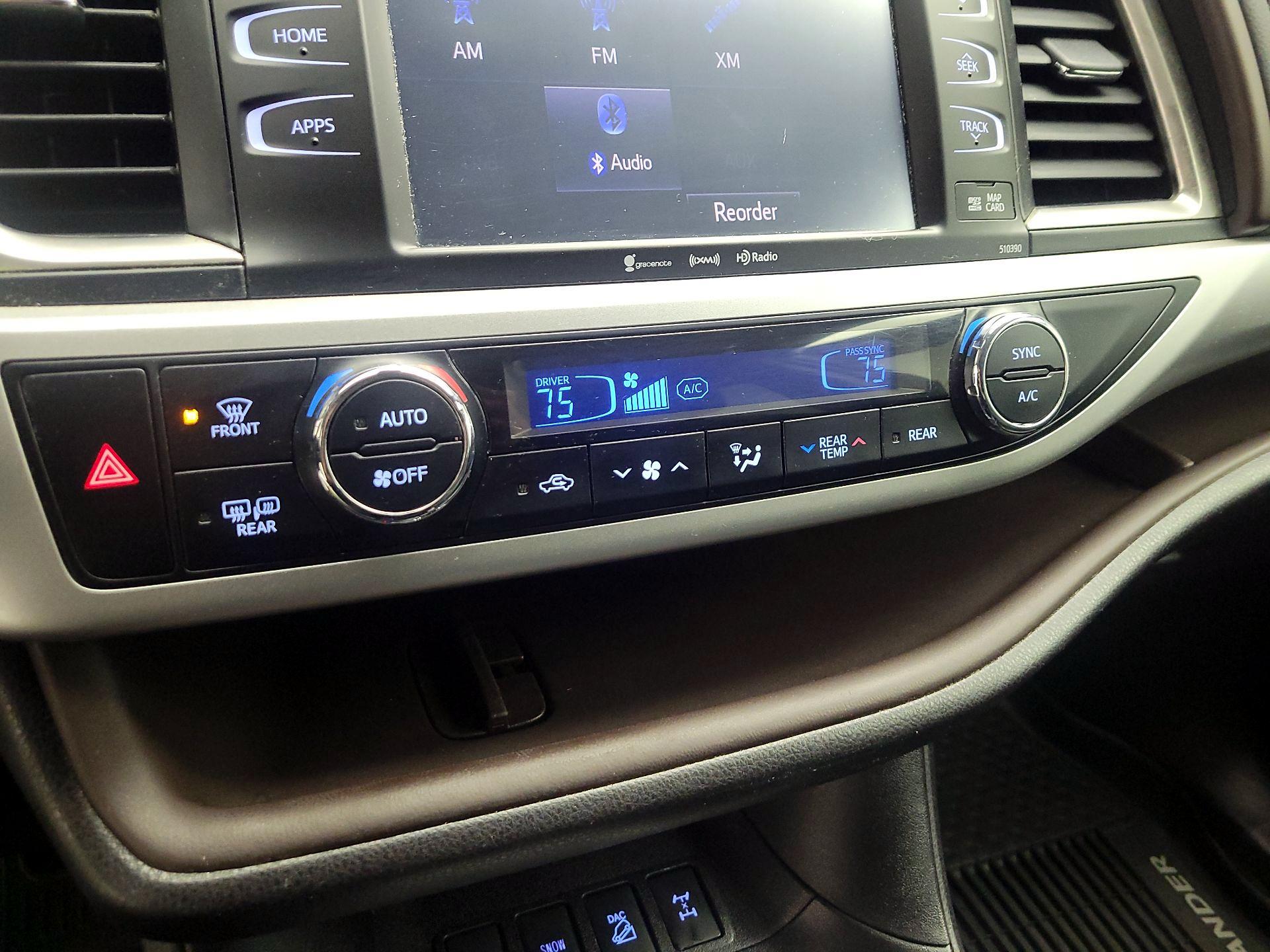 Thumbnail: 2019 Toyota Highlander - 14