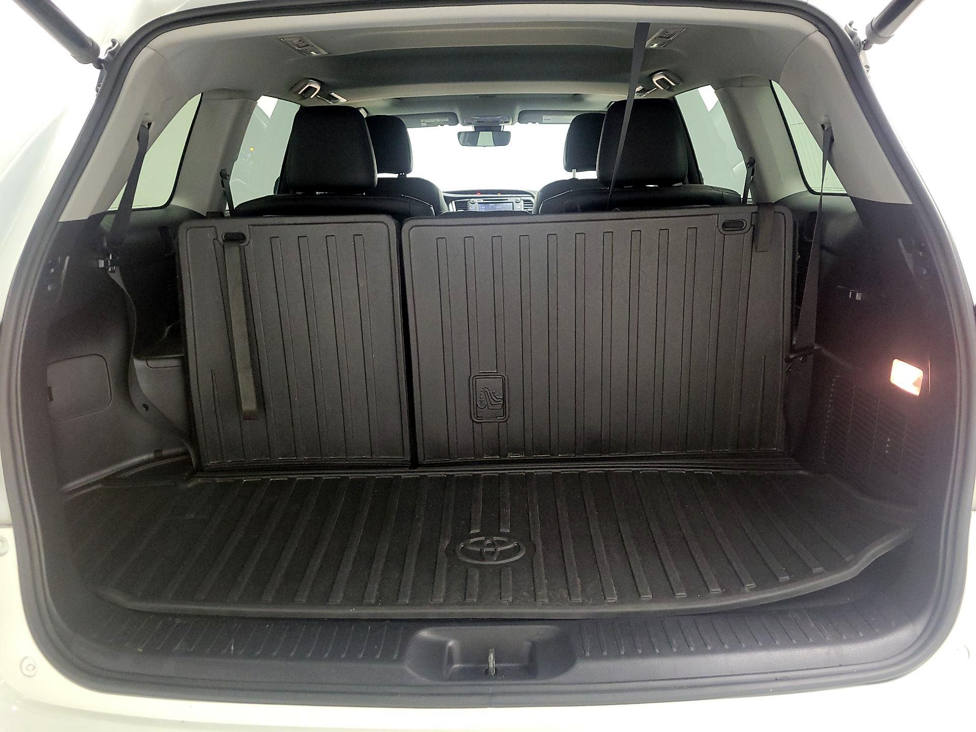 Thumbnail: 2019 Toyota Highlander - 16