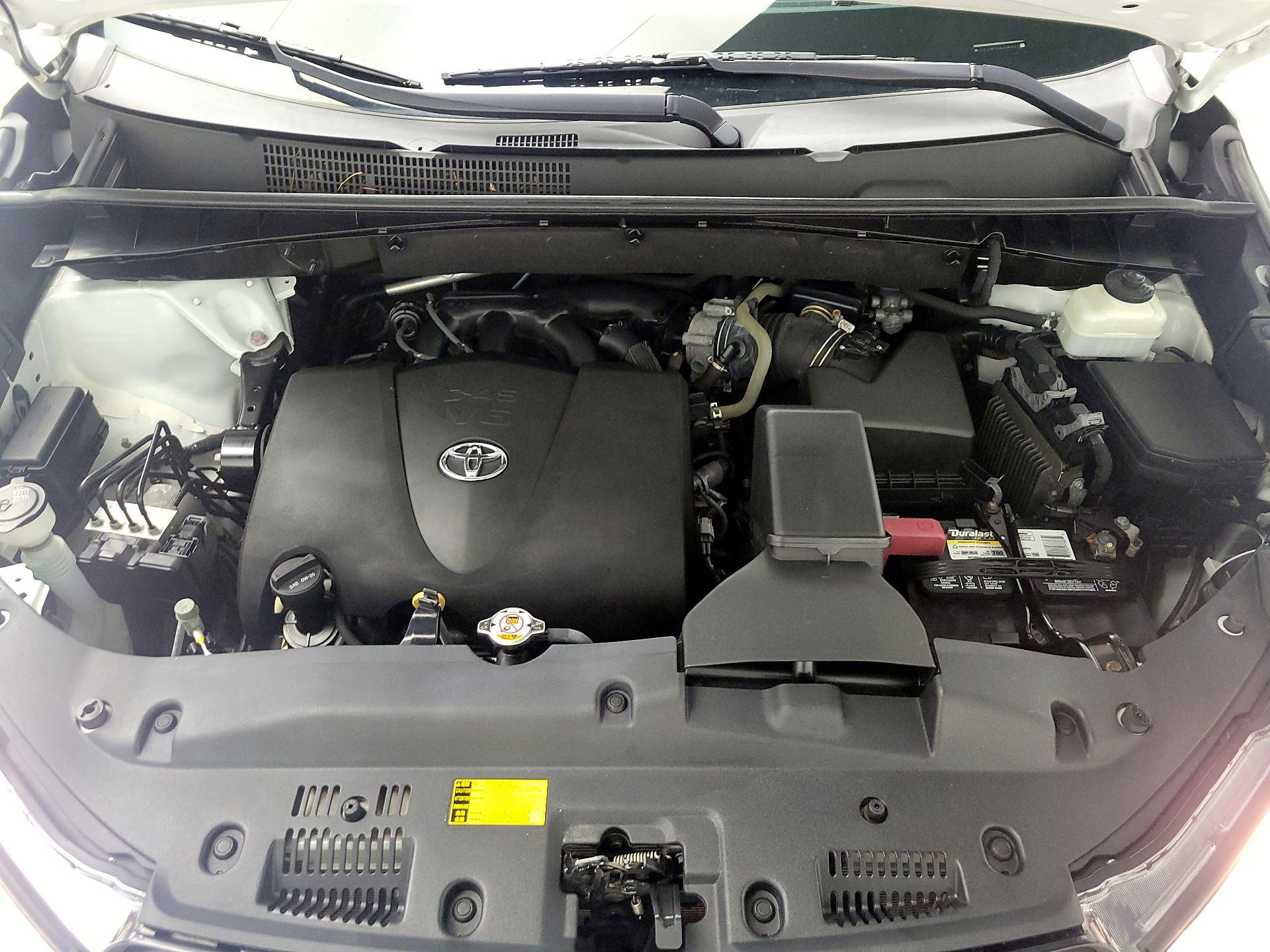 Thumbnail: 2019 Toyota Highlander - 17