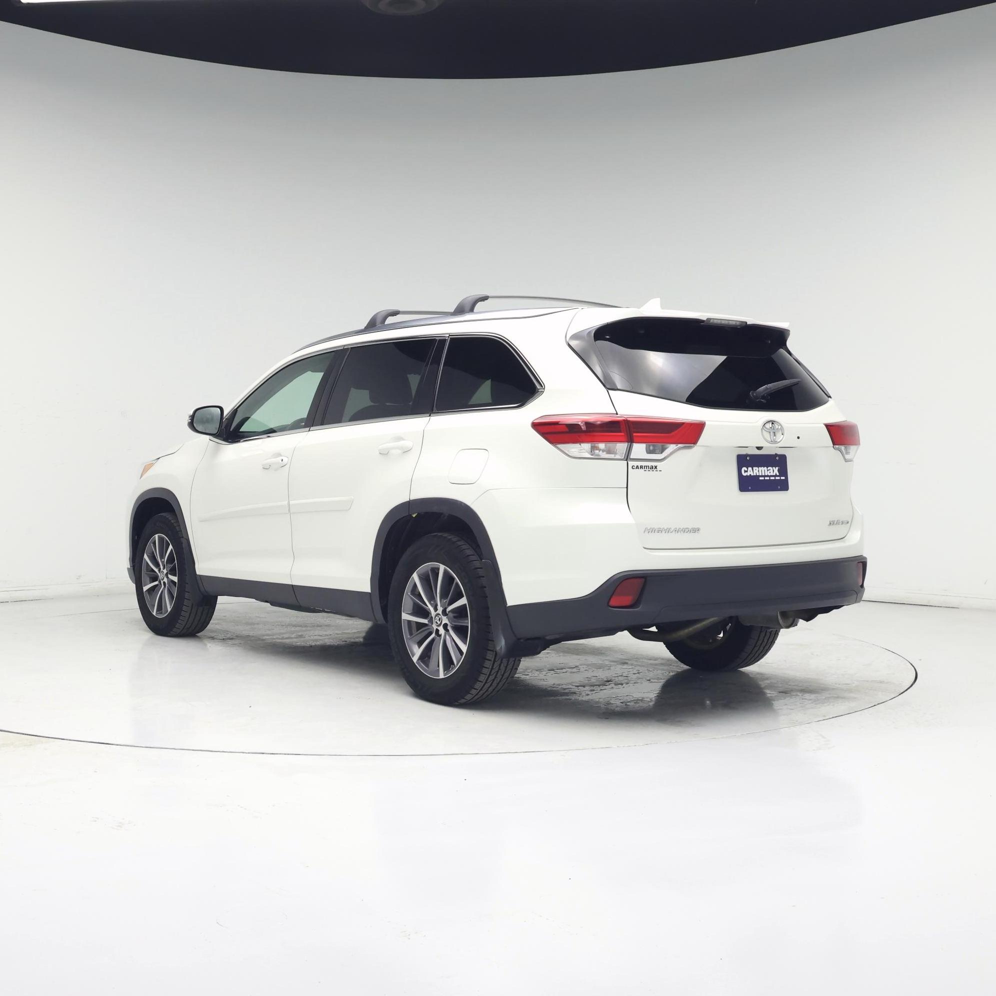Thumbnail: 2019 Toyota Highlander - 2