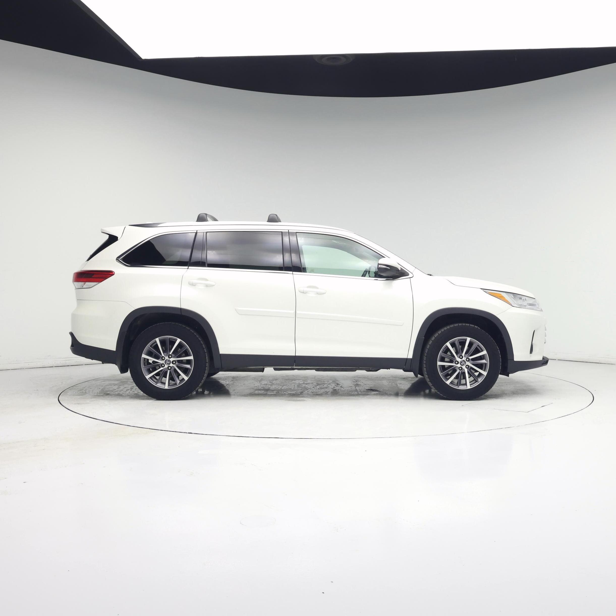Thumbnail: 2019 Toyota Highlander - 7