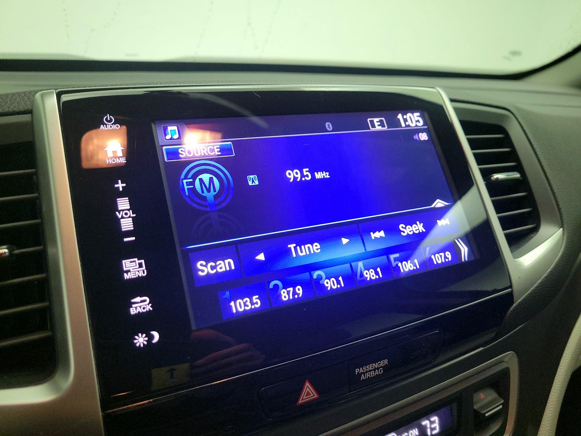 Thumbnail: 2017 Honda Pilot - 13