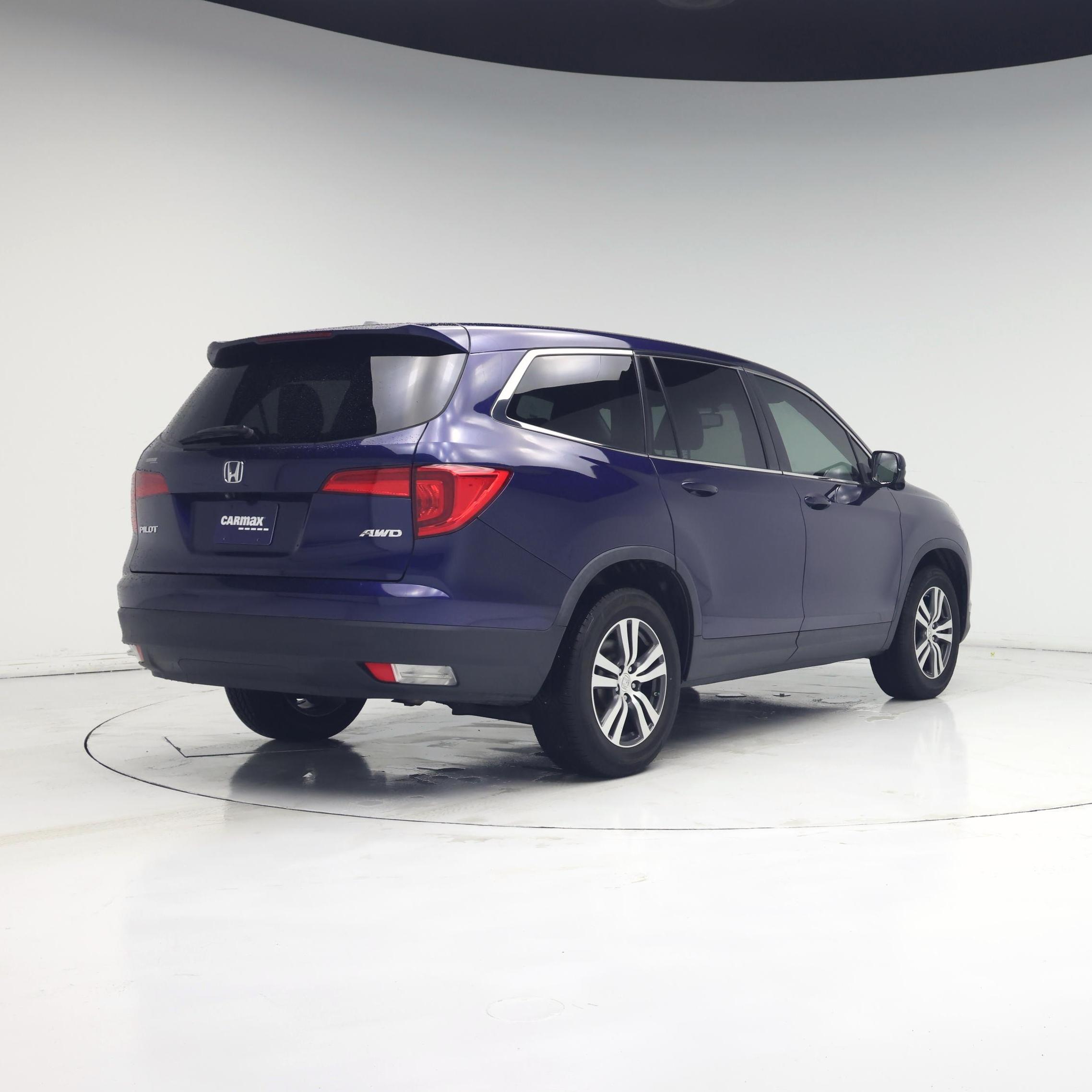 Thumbnail: 2017 Honda Pilot - 8