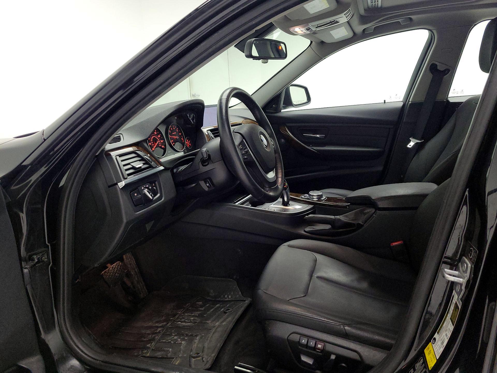 Thumbnail: 2015 BMW 3 Series - 11