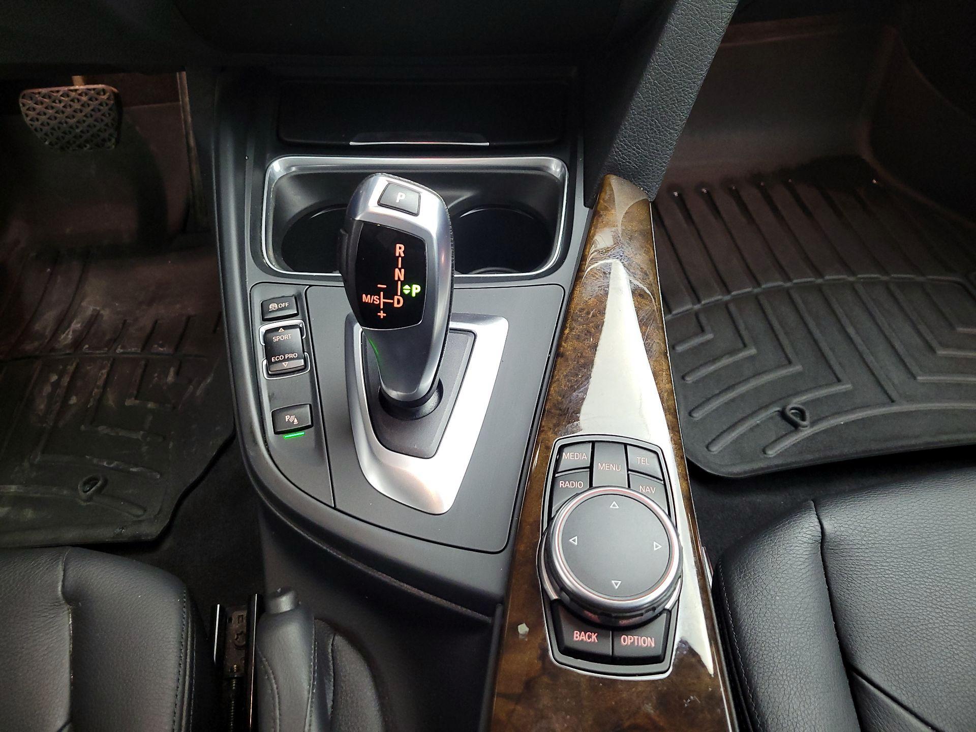 Thumbnail: 2015 BMW 3 Series - 17