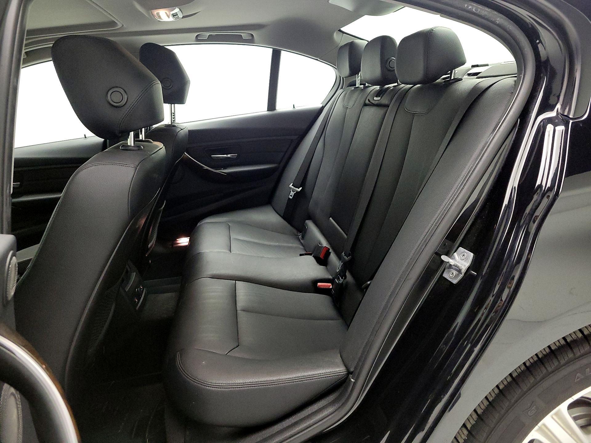 Thumbnail: 2015 BMW 3 Series - 18