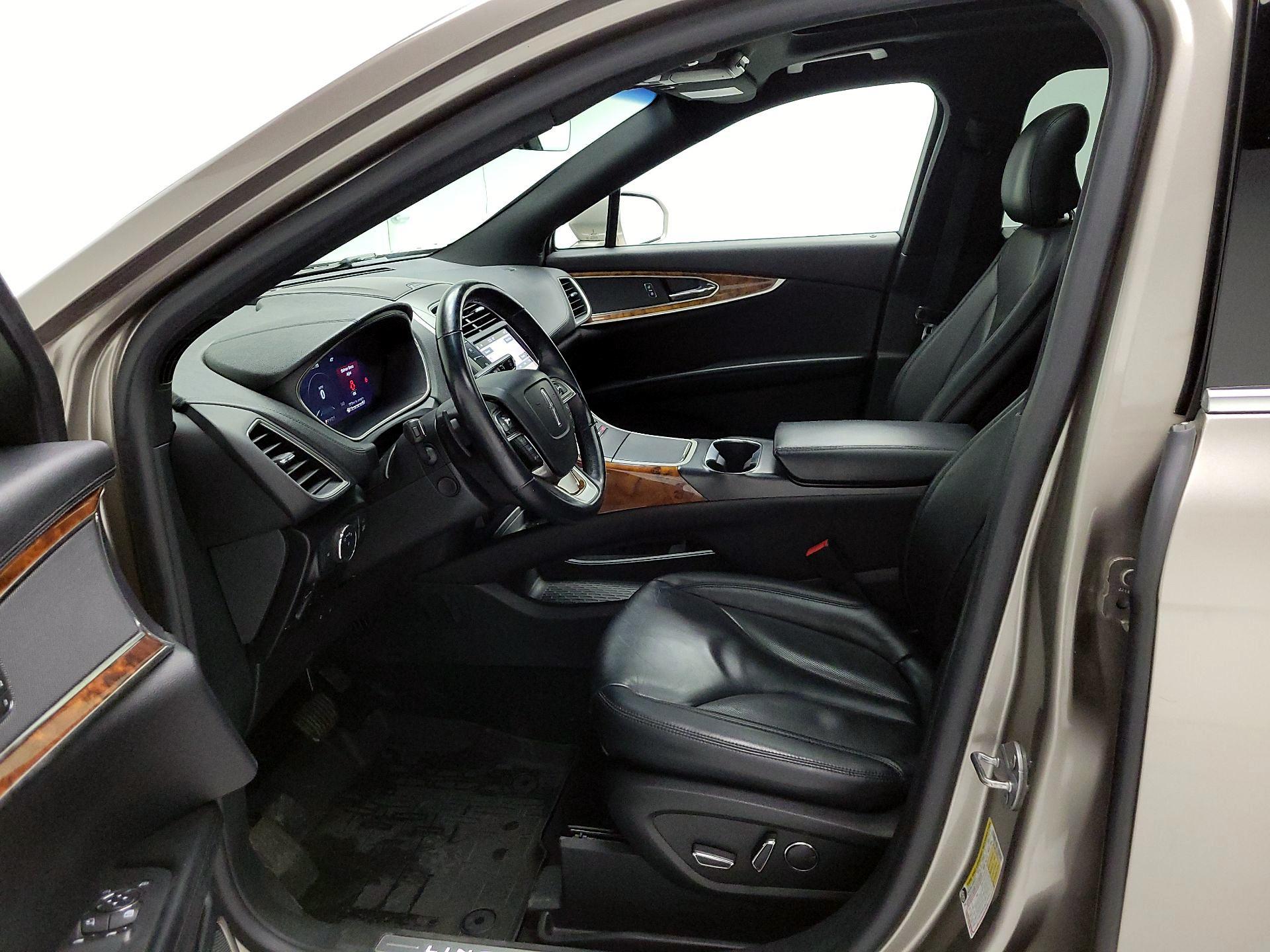 Thumbnail: 2019 Lincoln Nautilus - 11