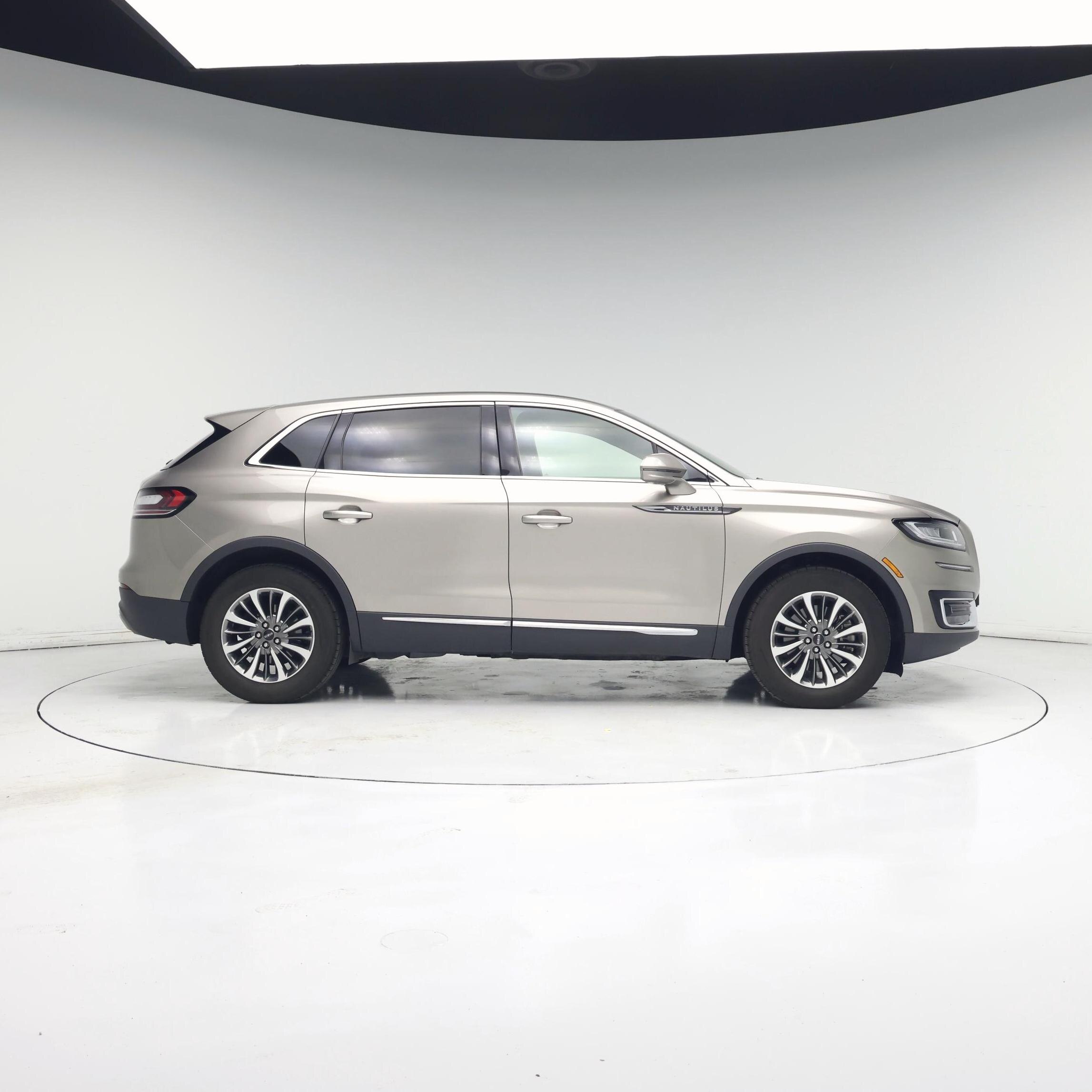 Thumbnail: 2019 Lincoln Nautilus - 7