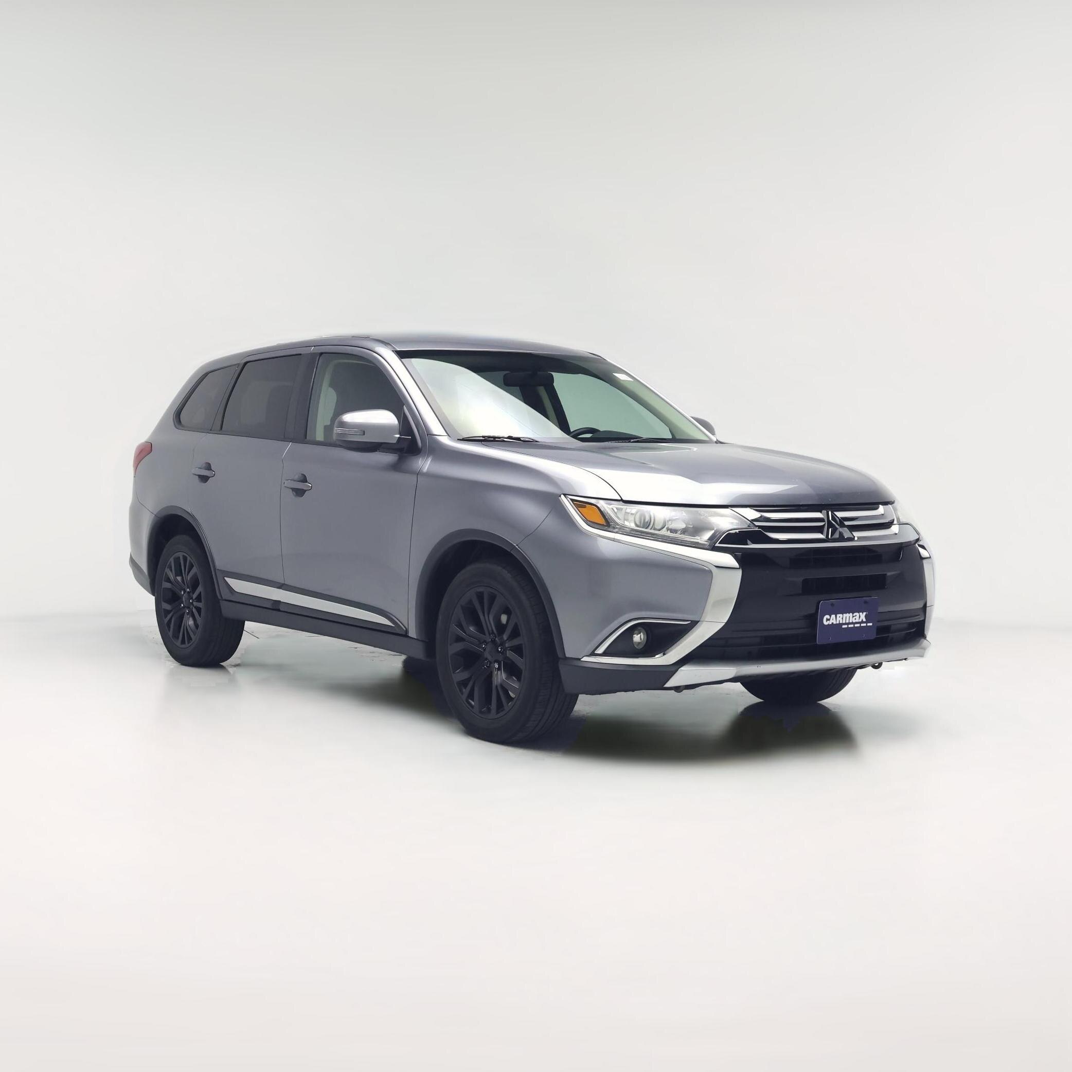 Thumbnail: 2017 Mitsubishi Outlander - 1