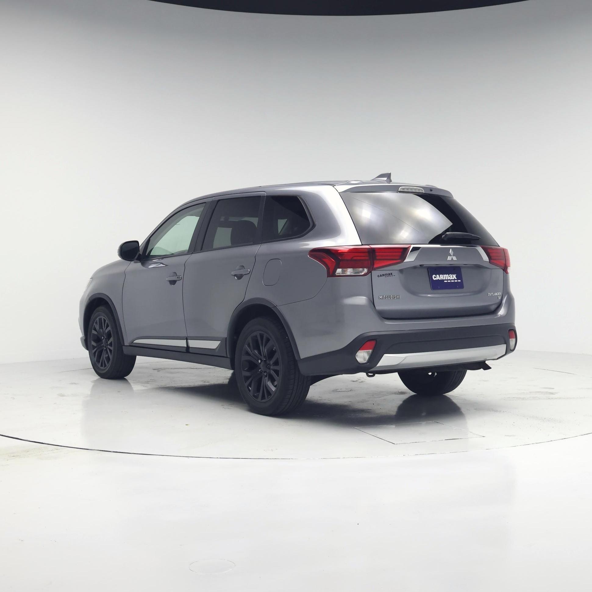 Thumbnail: 2017 Mitsubishi Outlander - 2