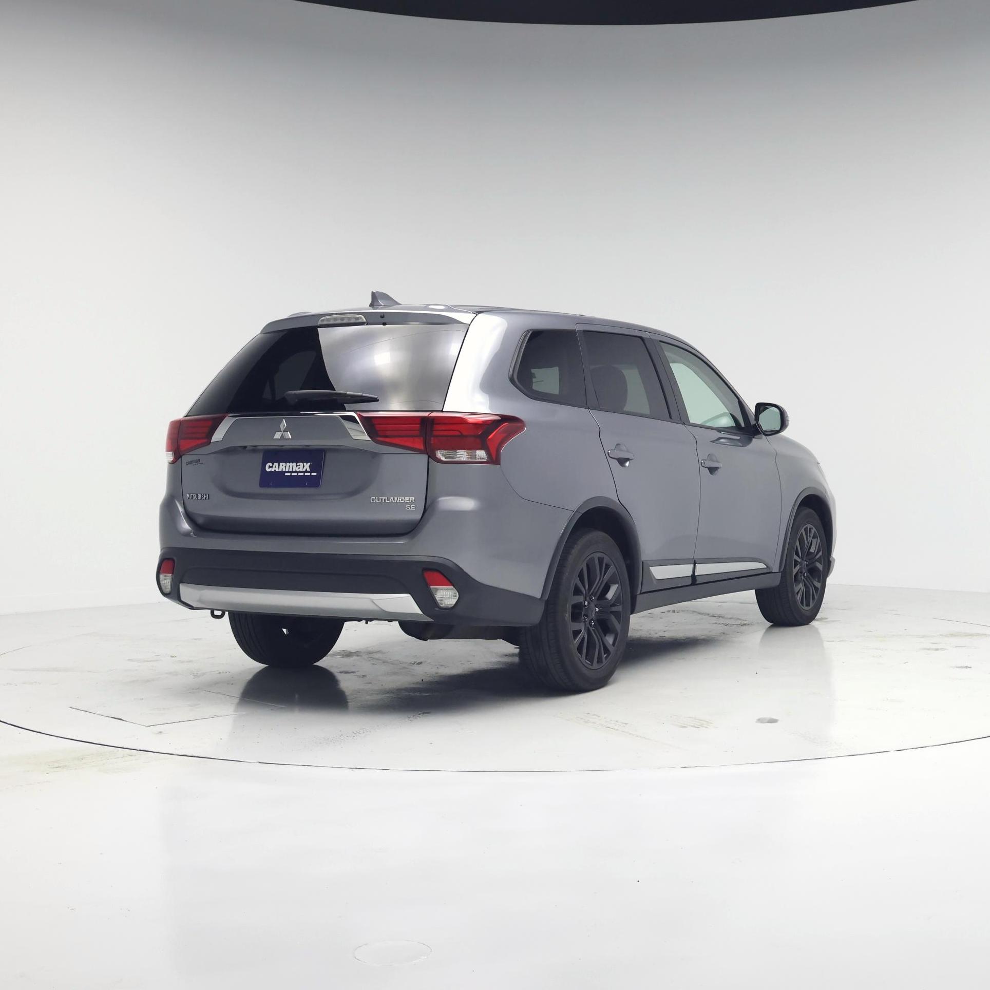 Thumbnail: 2017 Mitsubishi Outlander - 8