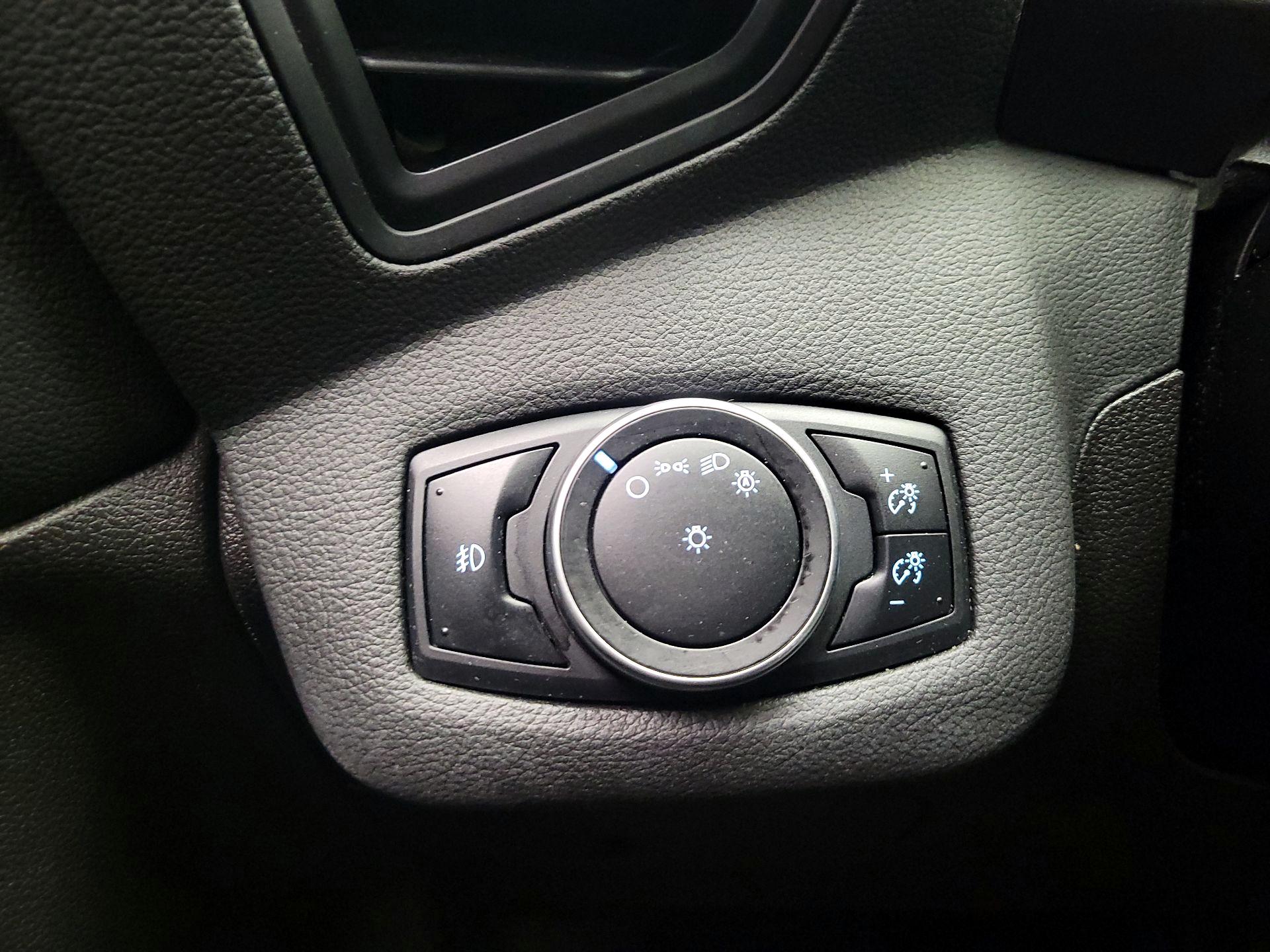 Thumbnail: 2016 Ford Escape - 13