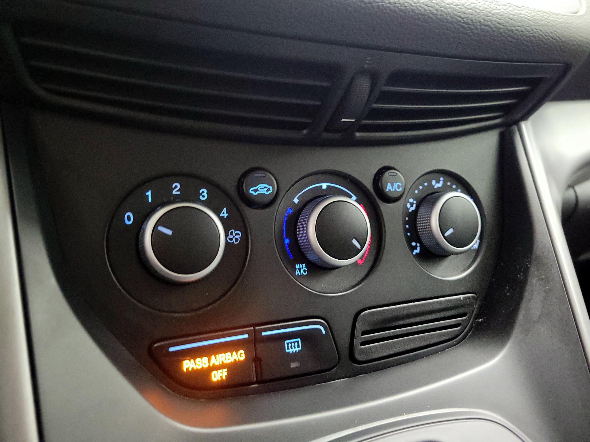 Thumbnail: 2016 Ford Escape - 16