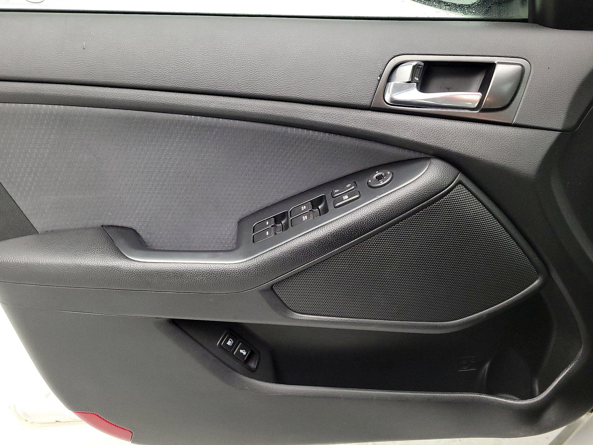 Thumbnail: 2014 Kia Optima - 12