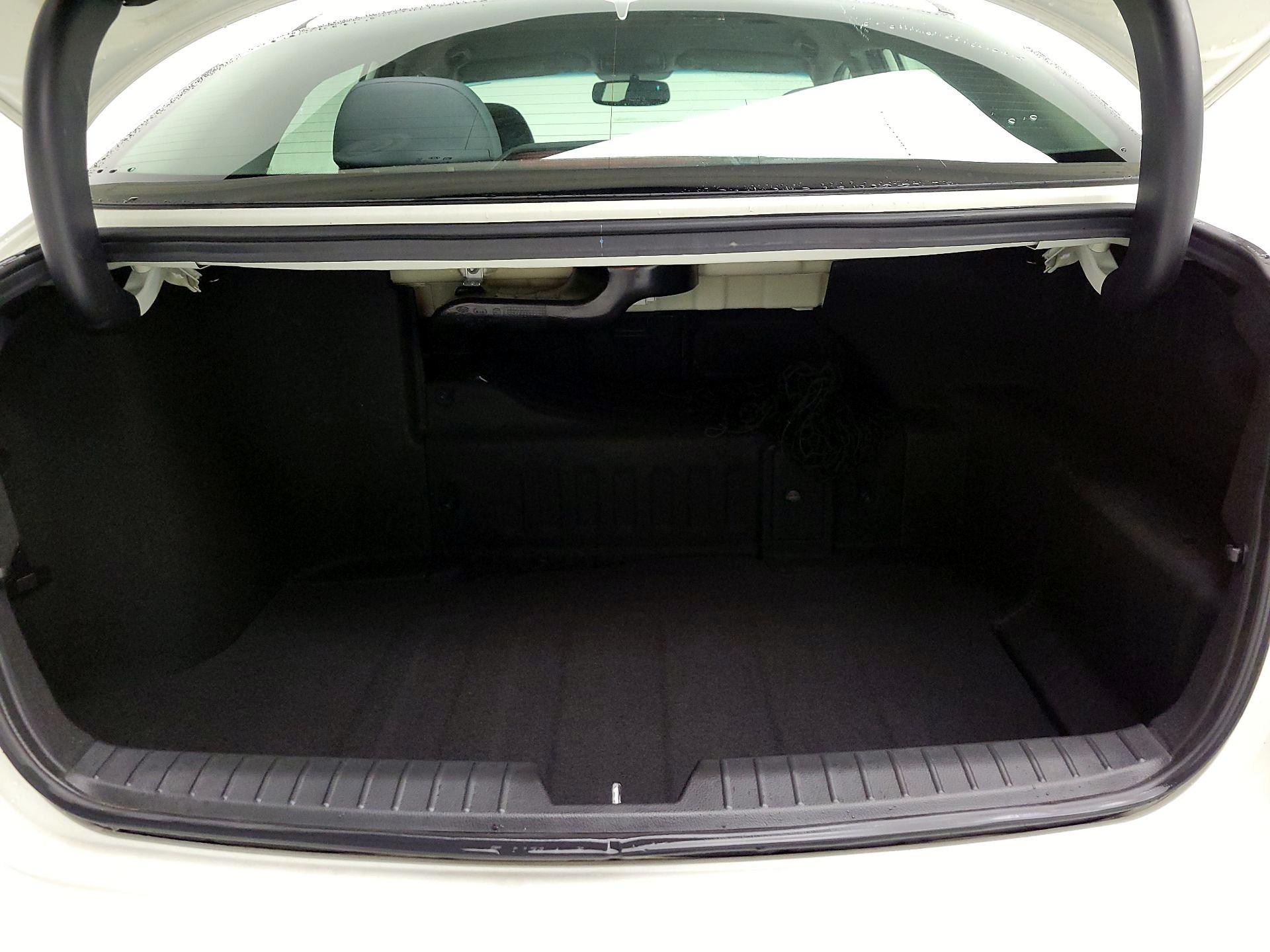 Thumbnail: 2014 Kia Optima - 16