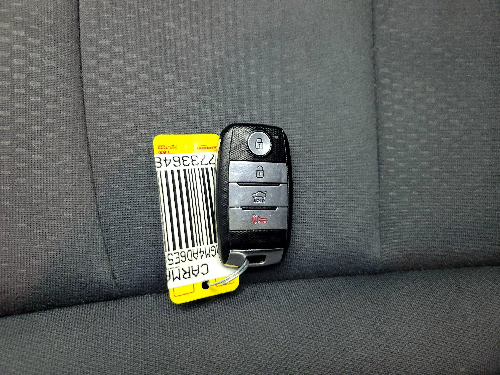 Thumbnail: 2014 Kia Optima - 18