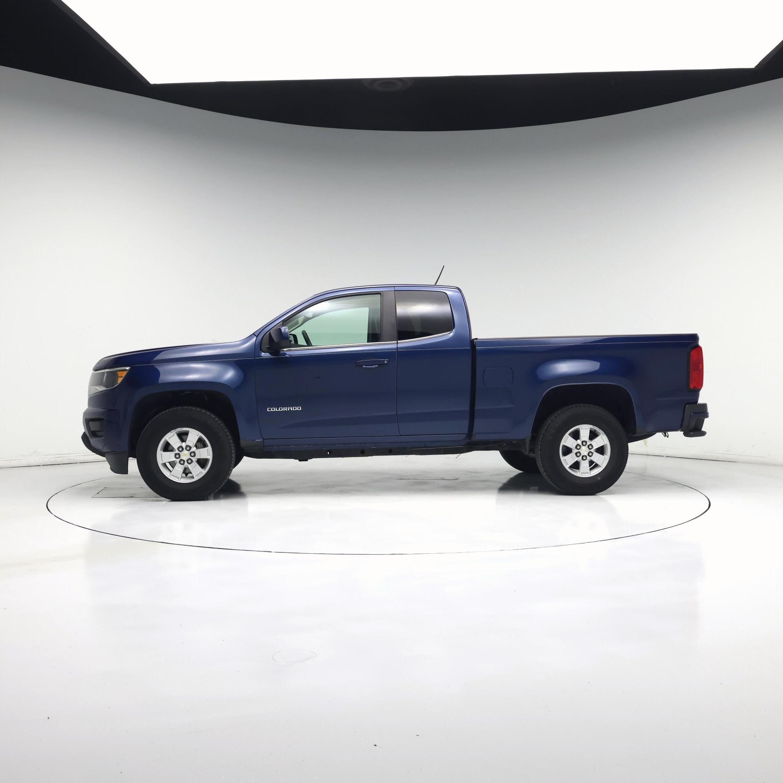 Thumbnail: 2019 Chevrolet Colorado - 3