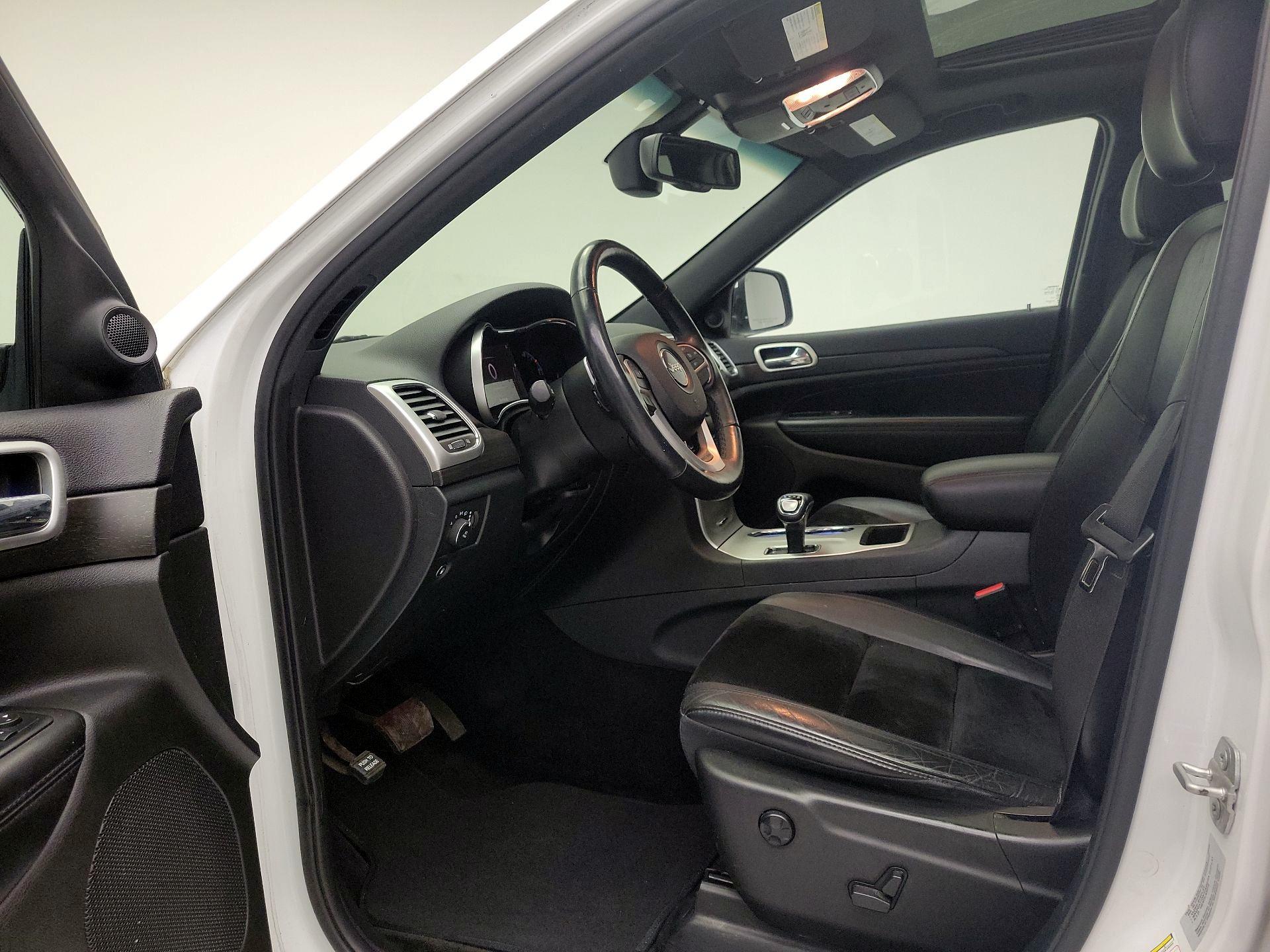 Thumbnail: 2015 Jeep Grand Cherokee - 11