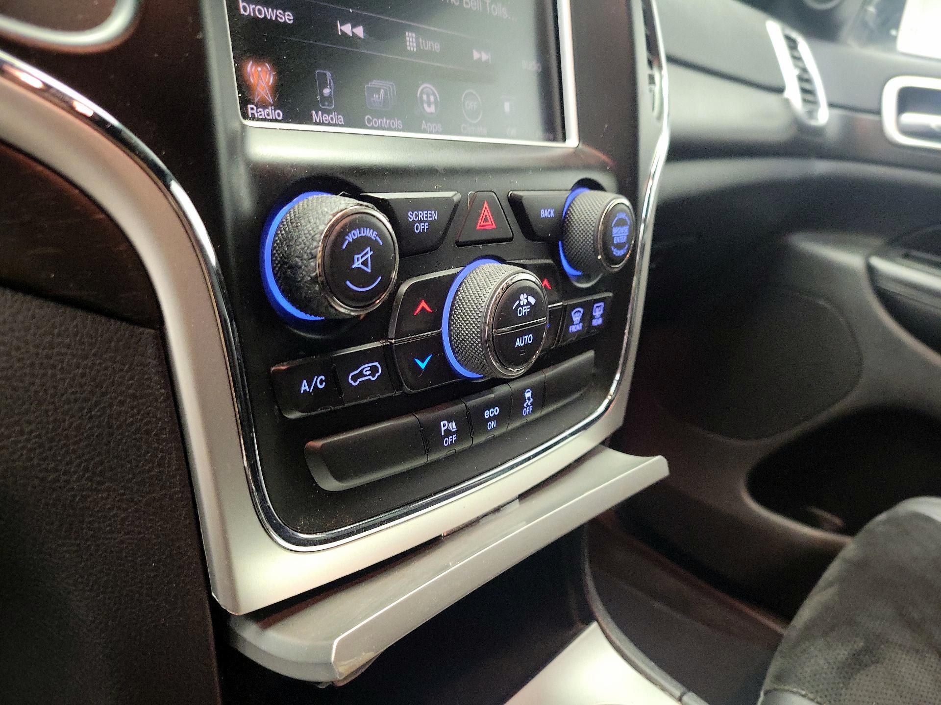 Thumbnail: 2015 Jeep Grand Cherokee - 16