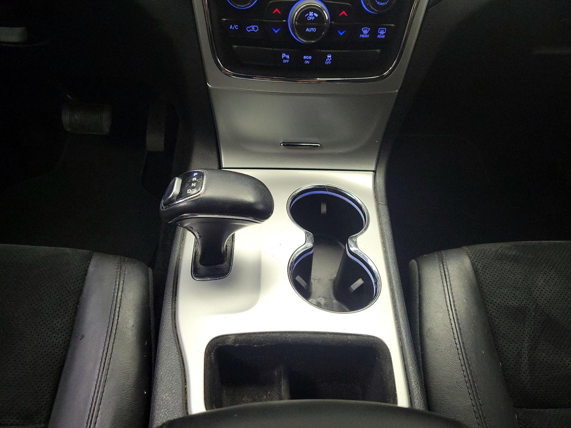 Thumbnail: 2015 Jeep Grand Cherokee - 17