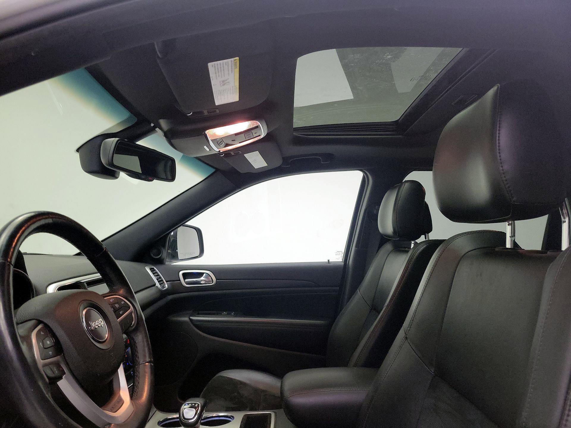 Thumbnail: 2015 Jeep Grand Cherokee - 19