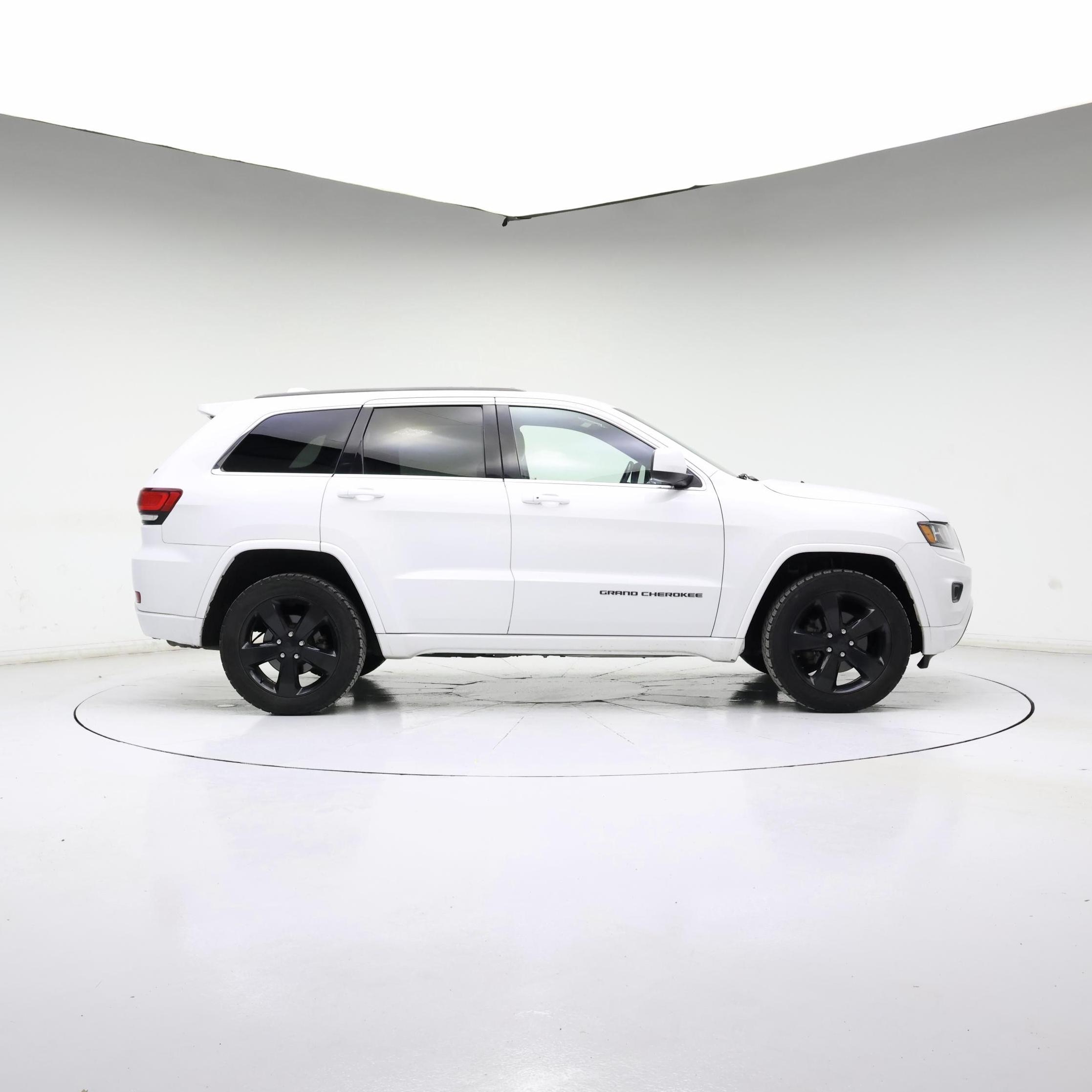 Thumbnail: 2015 Jeep Grand Cherokee - 7