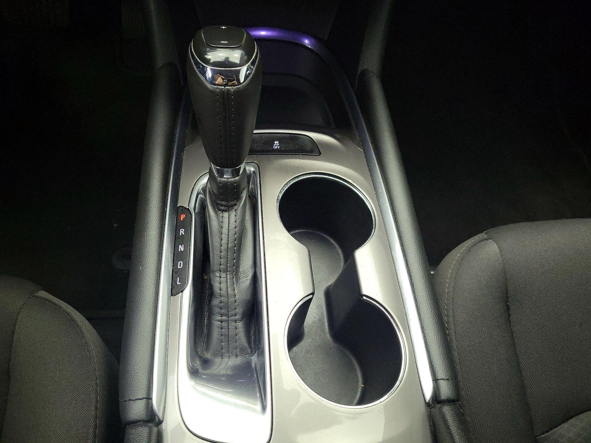 Thumbnail: 2017 Chevrolet Malibu - 17