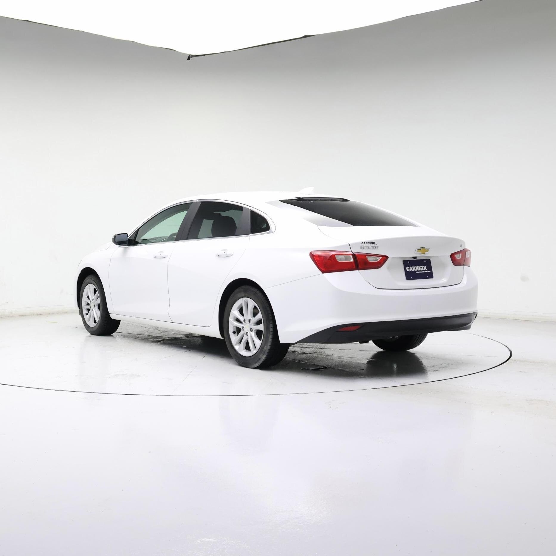 Thumbnail: 2017 Chevrolet Malibu - 2