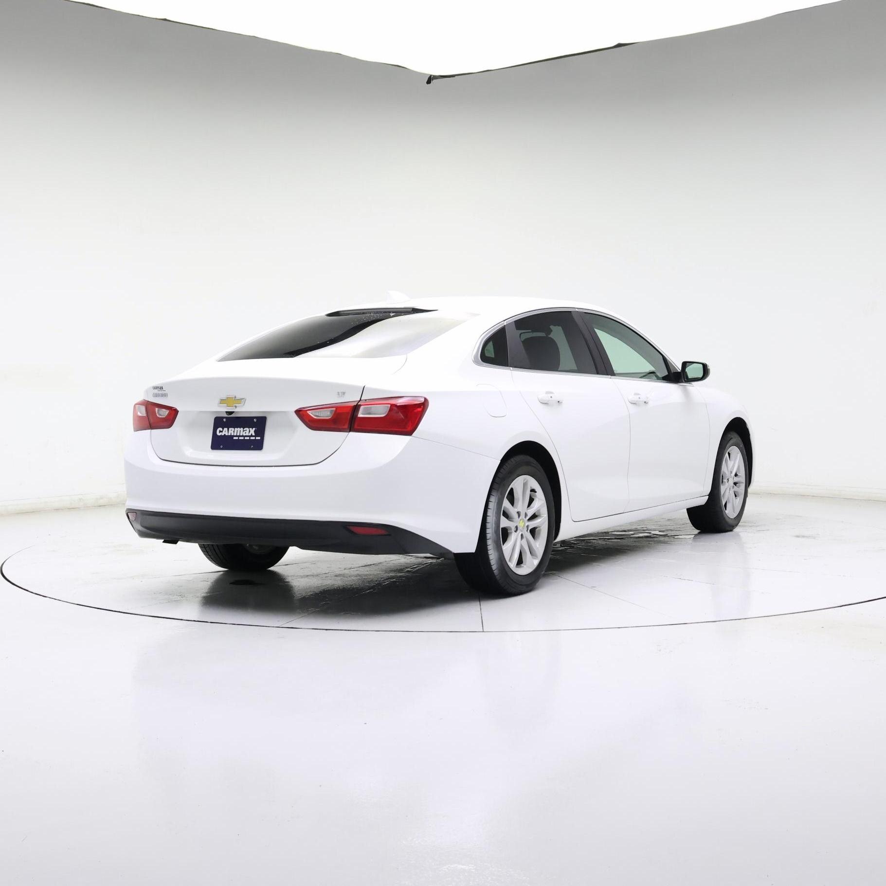 Thumbnail: 2017 Chevrolet Malibu - 8