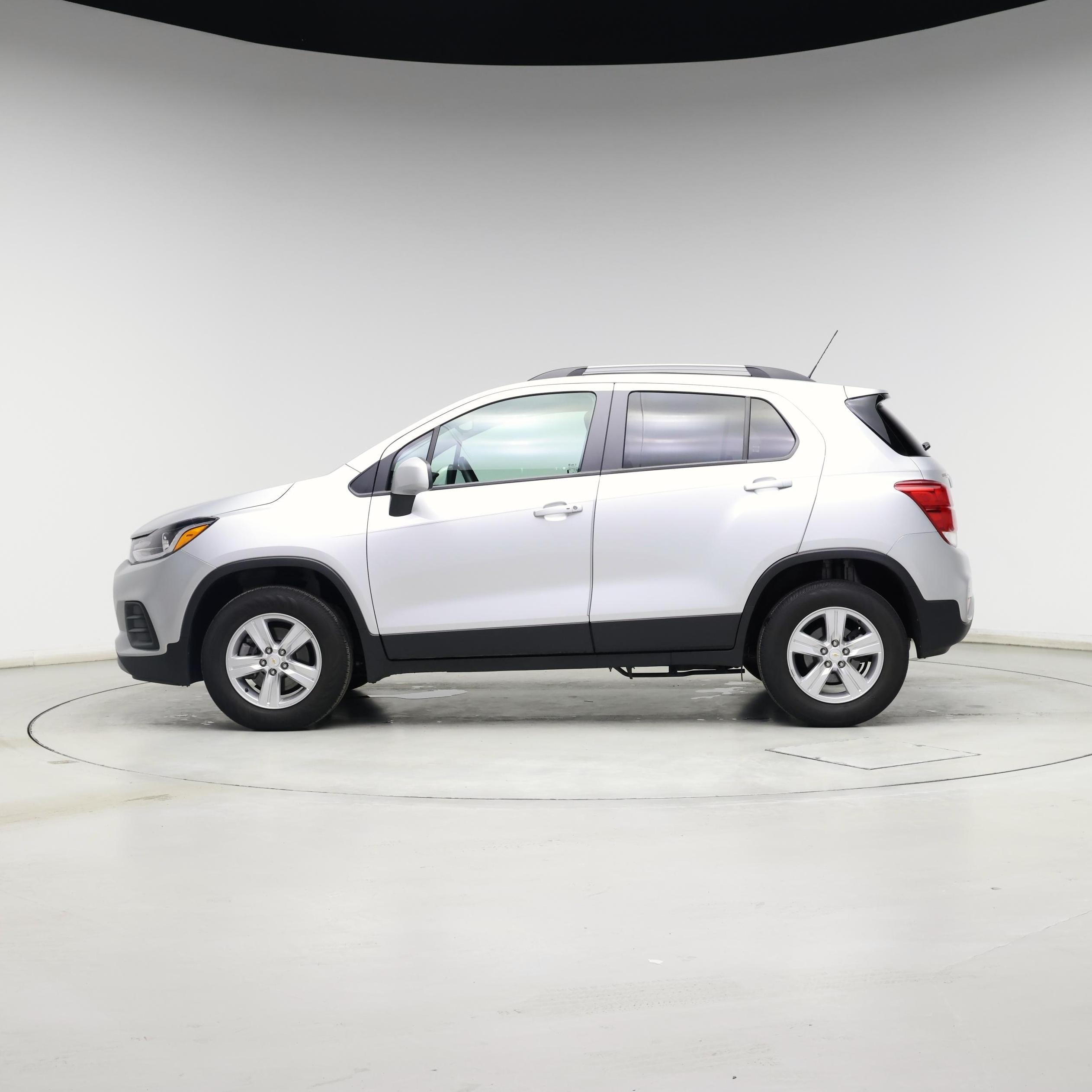 Thumbnail: 2021 Chevrolet Trax - 3