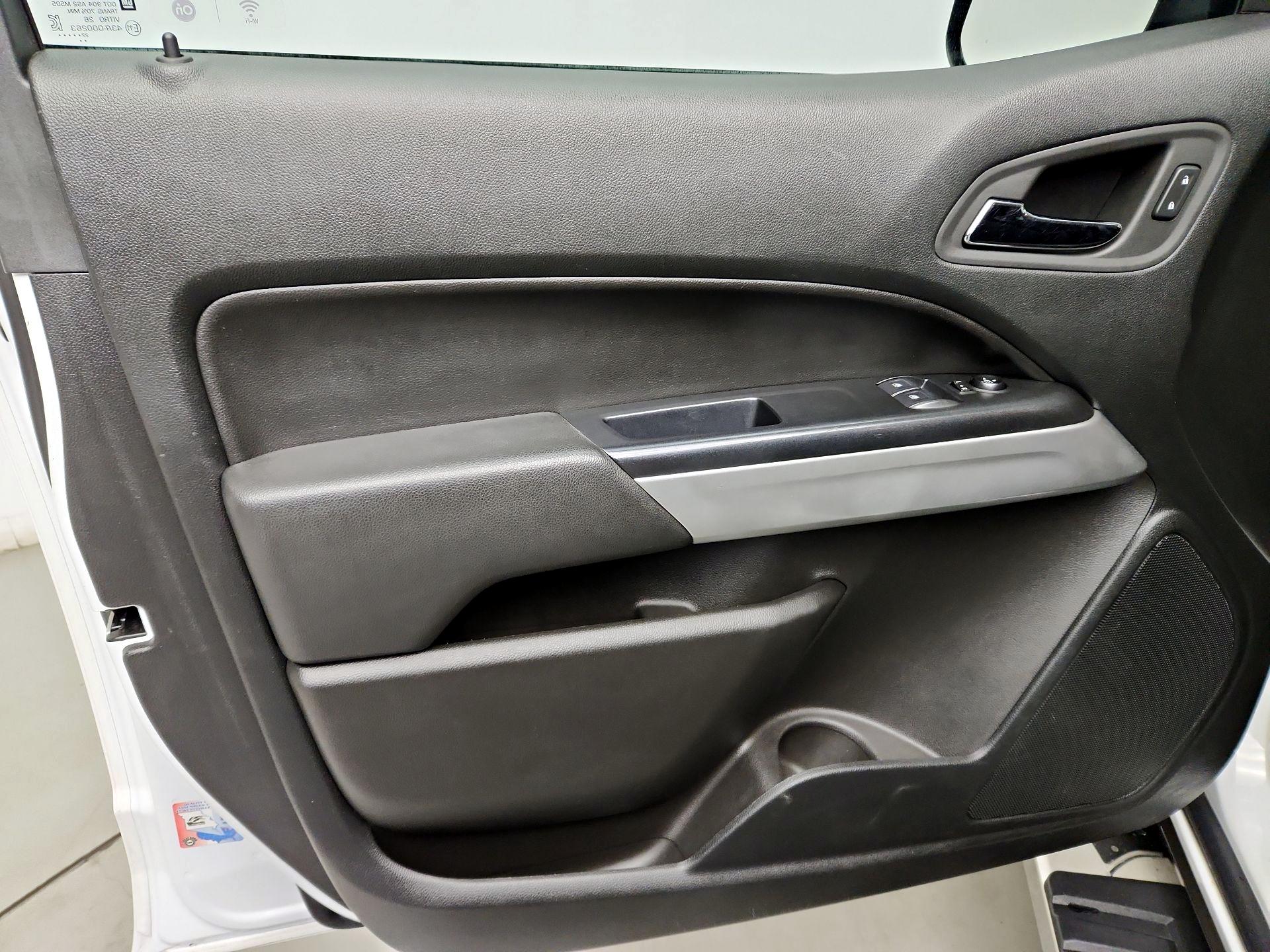 Thumbnail: 2022 Chevrolet Colorado - 12