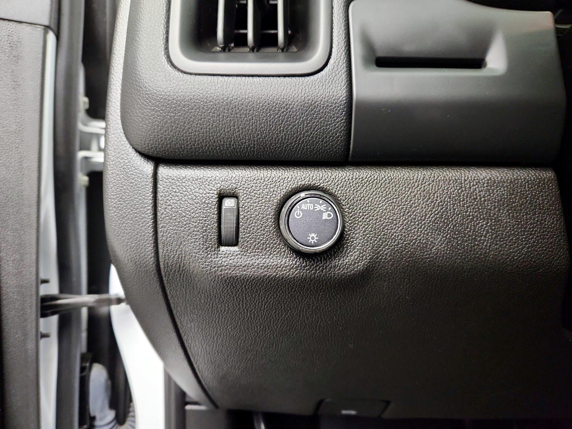 Thumbnail: 2022 Chevrolet Colorado - 13