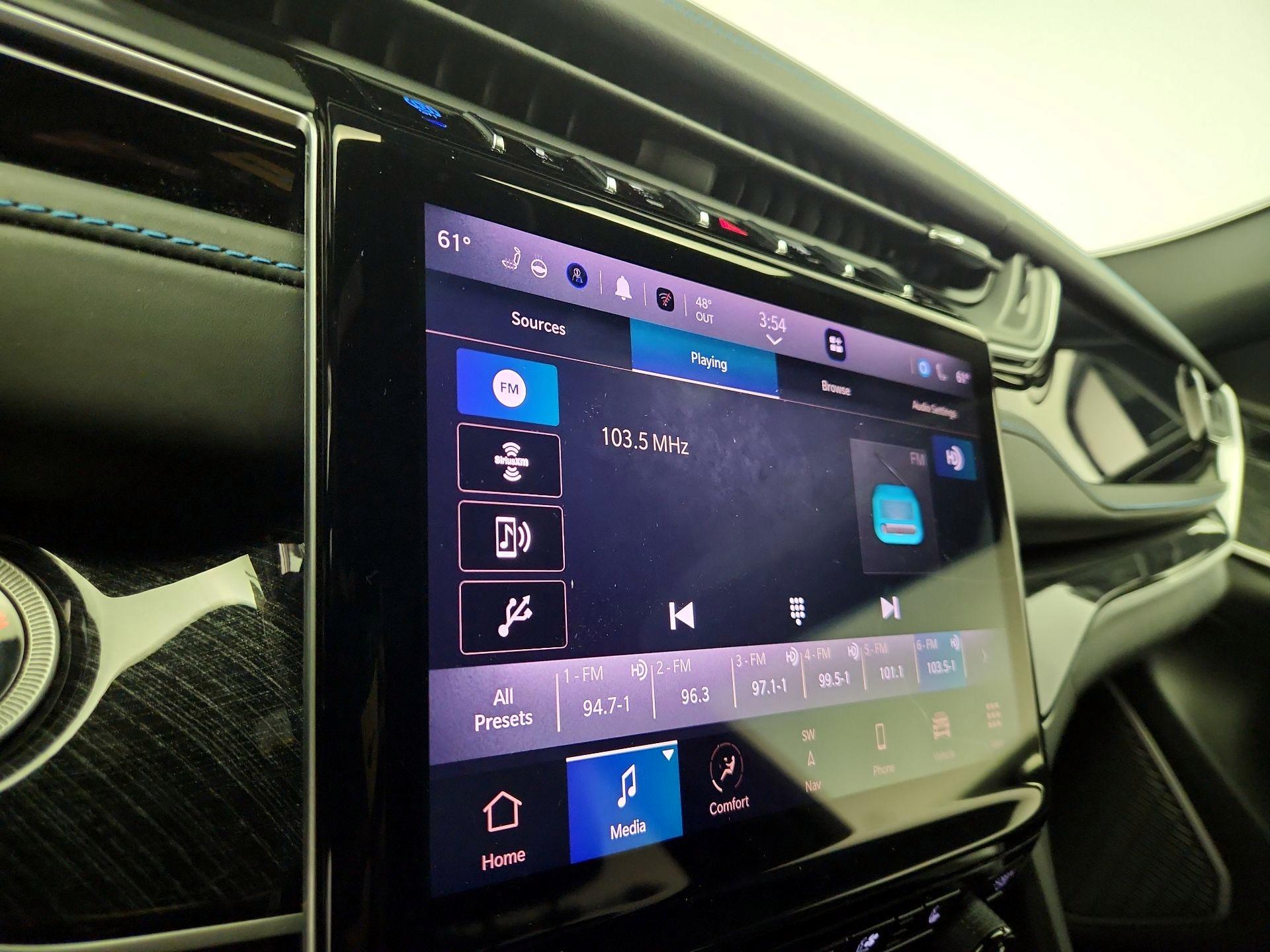 Thumbnail: 2022 Jeep Grand Cherokee - 16