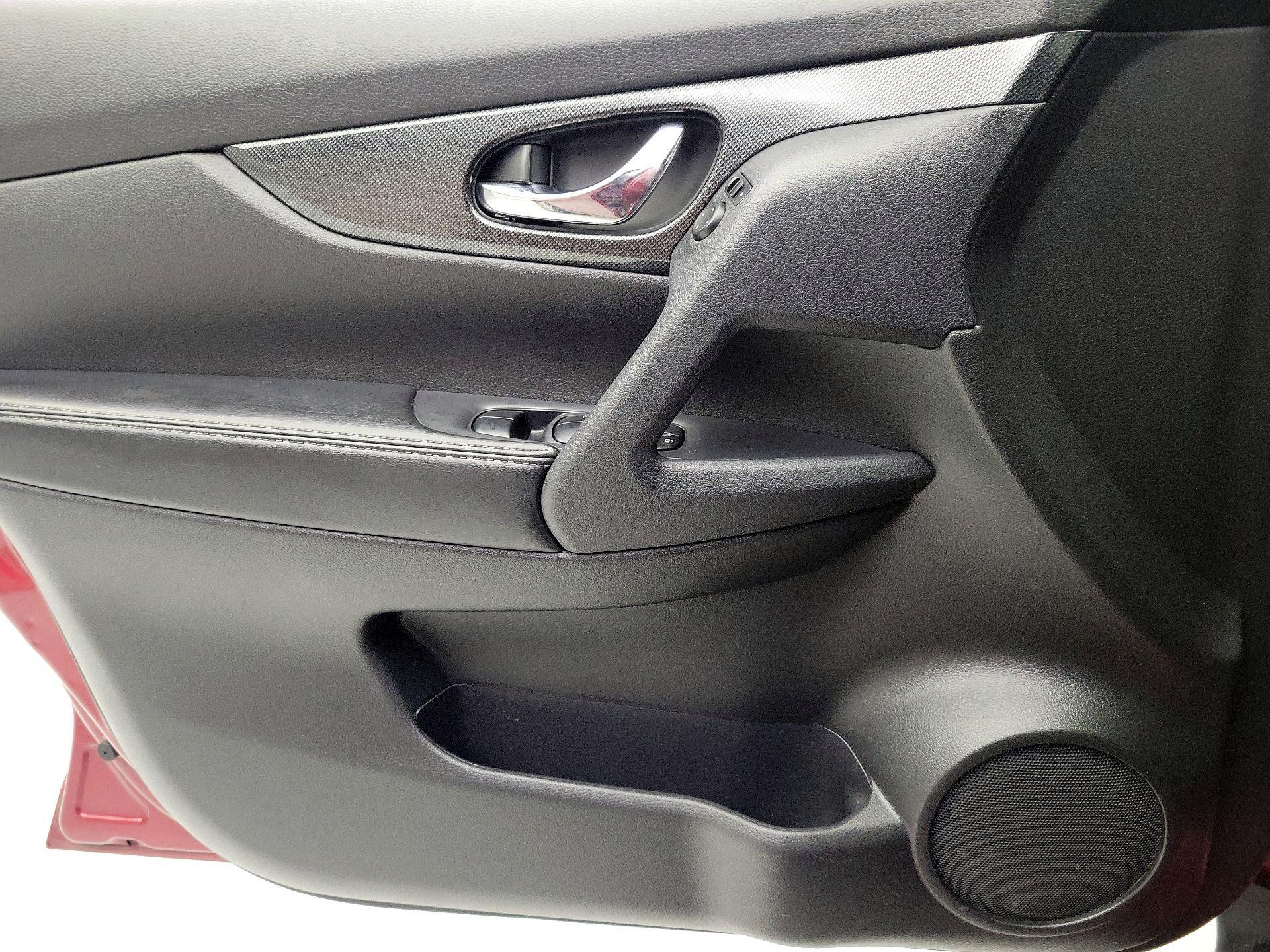 Thumbnail: 2014 Nissan Rogue - 12