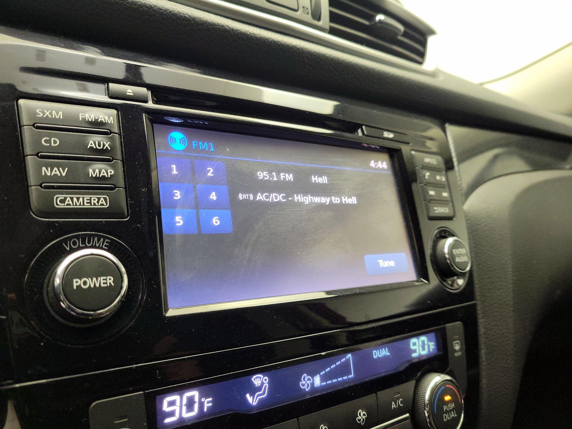 Thumbnail: 2014 Nissan Rogue - 16