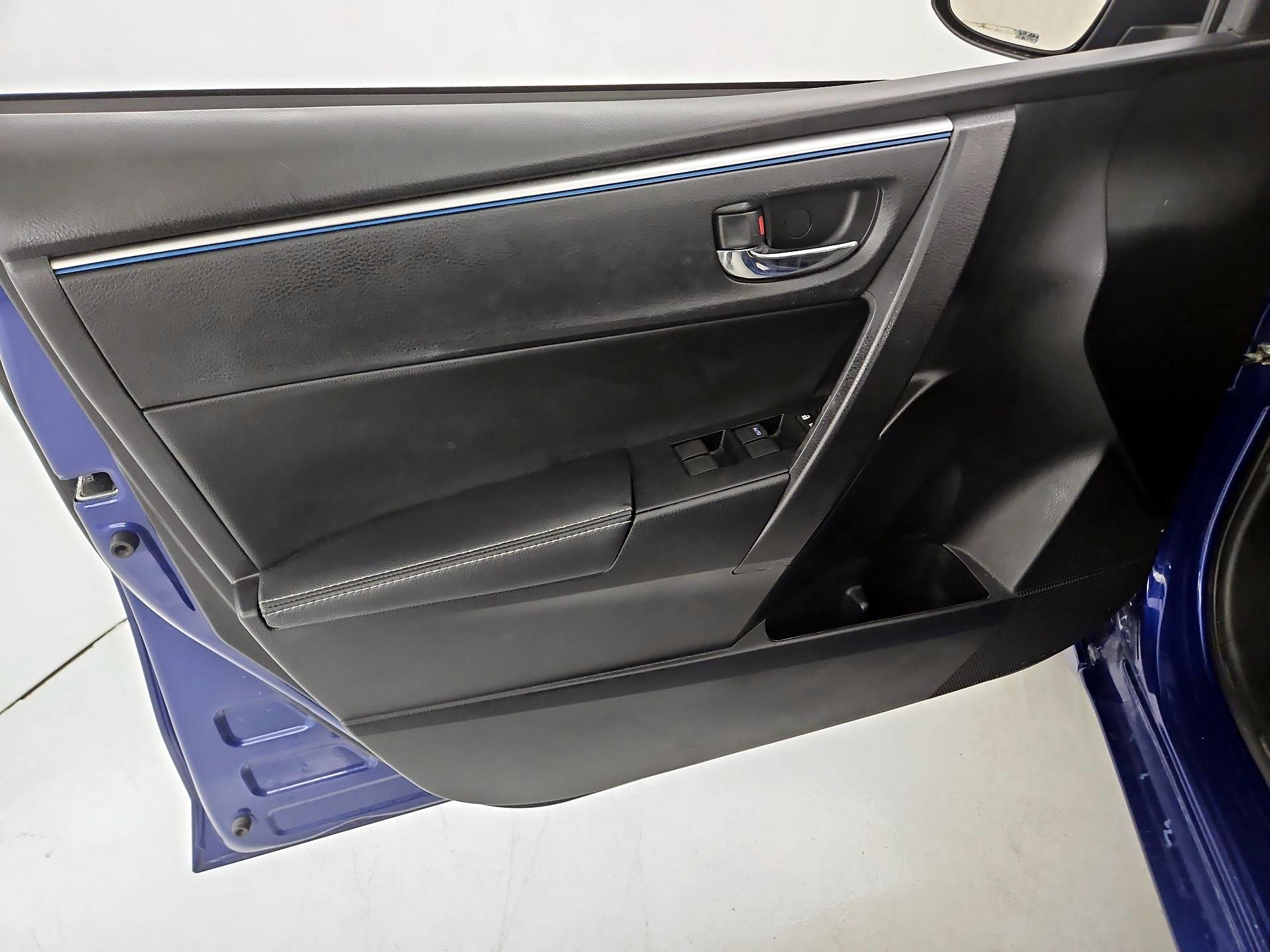 Thumbnail: 2014 Toyota Corolla - 12