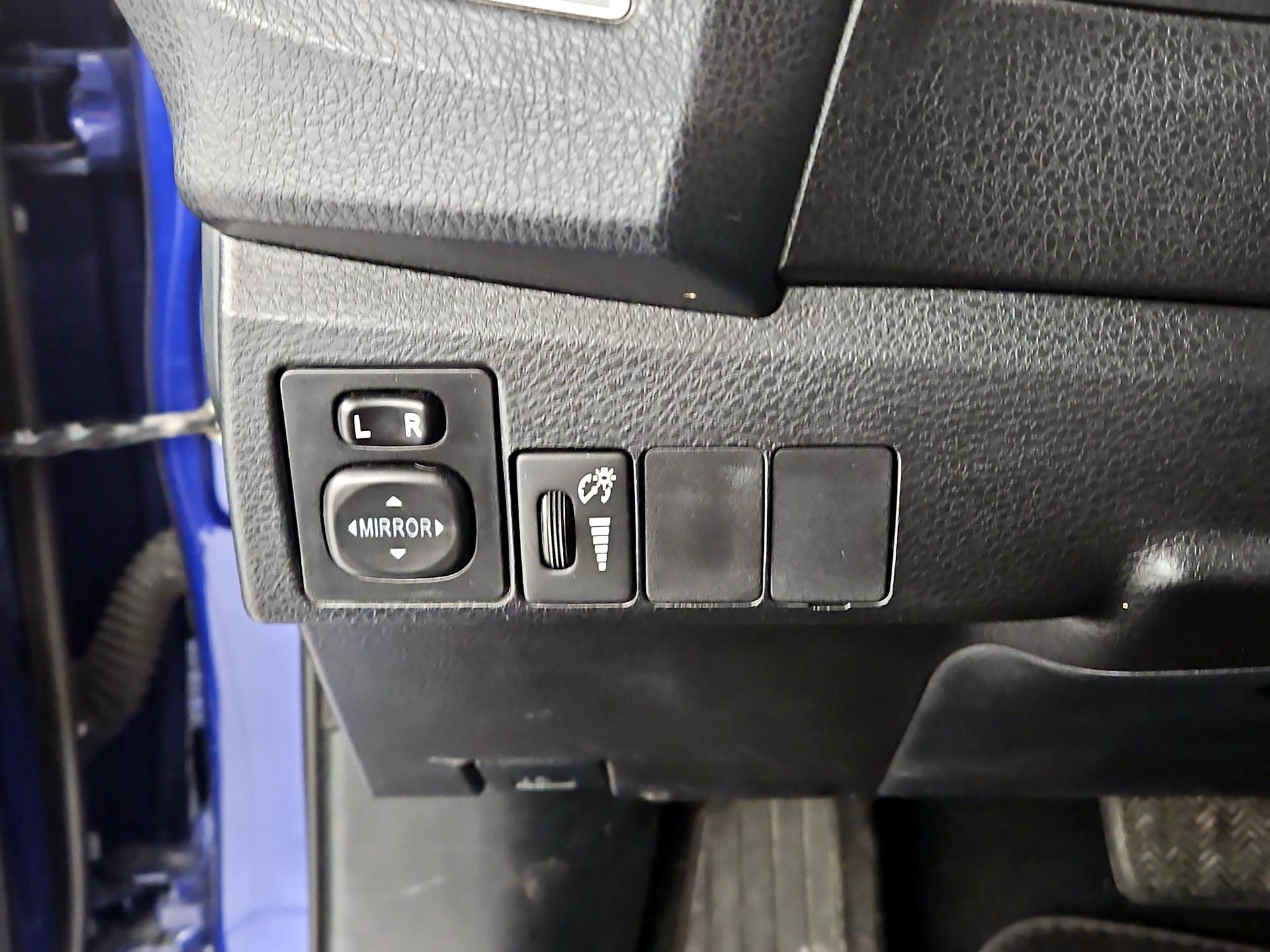 Thumbnail: 2014 Toyota Corolla - 13