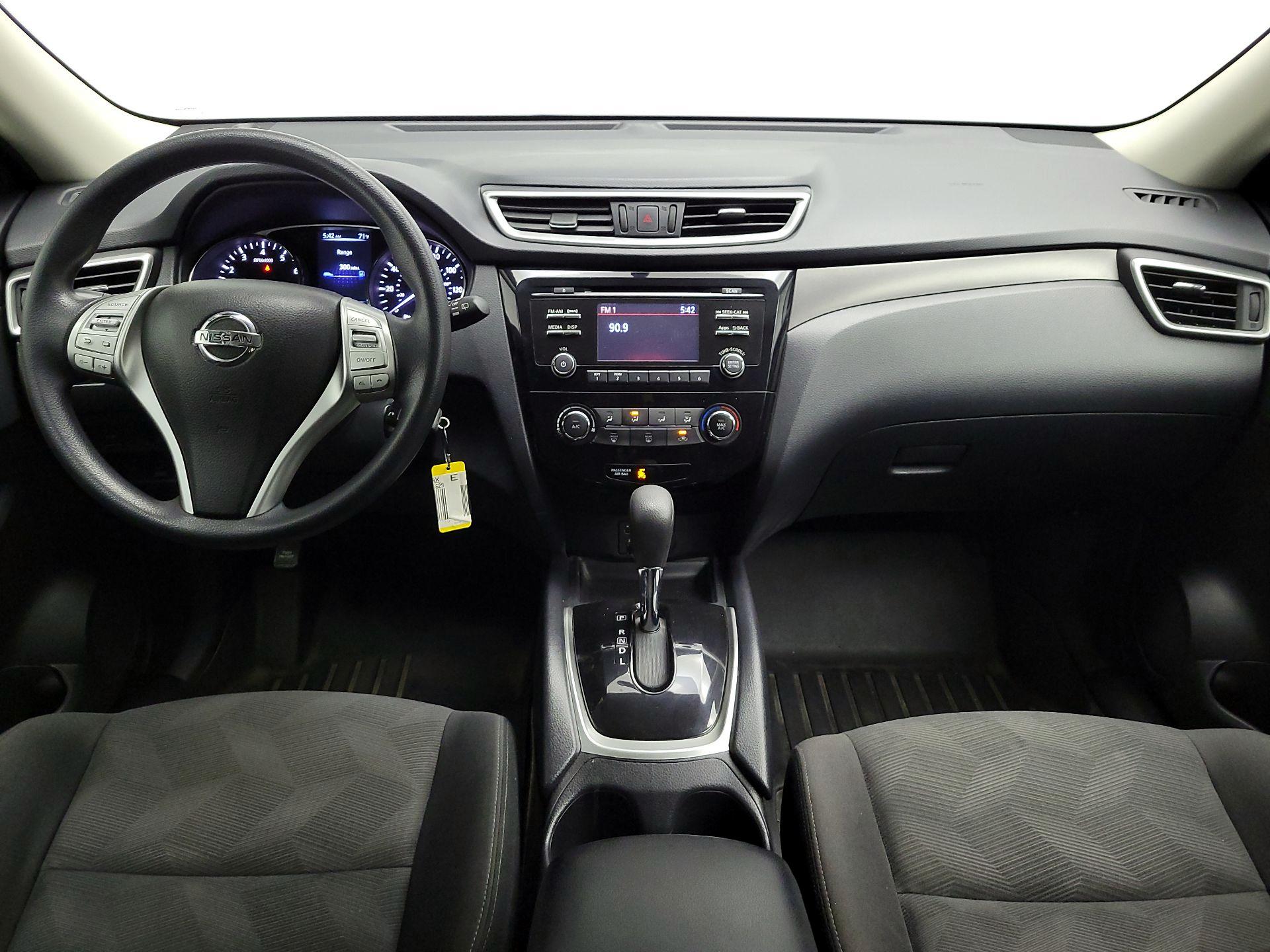 Thumbnail: 2016 Nissan Rogue - 9