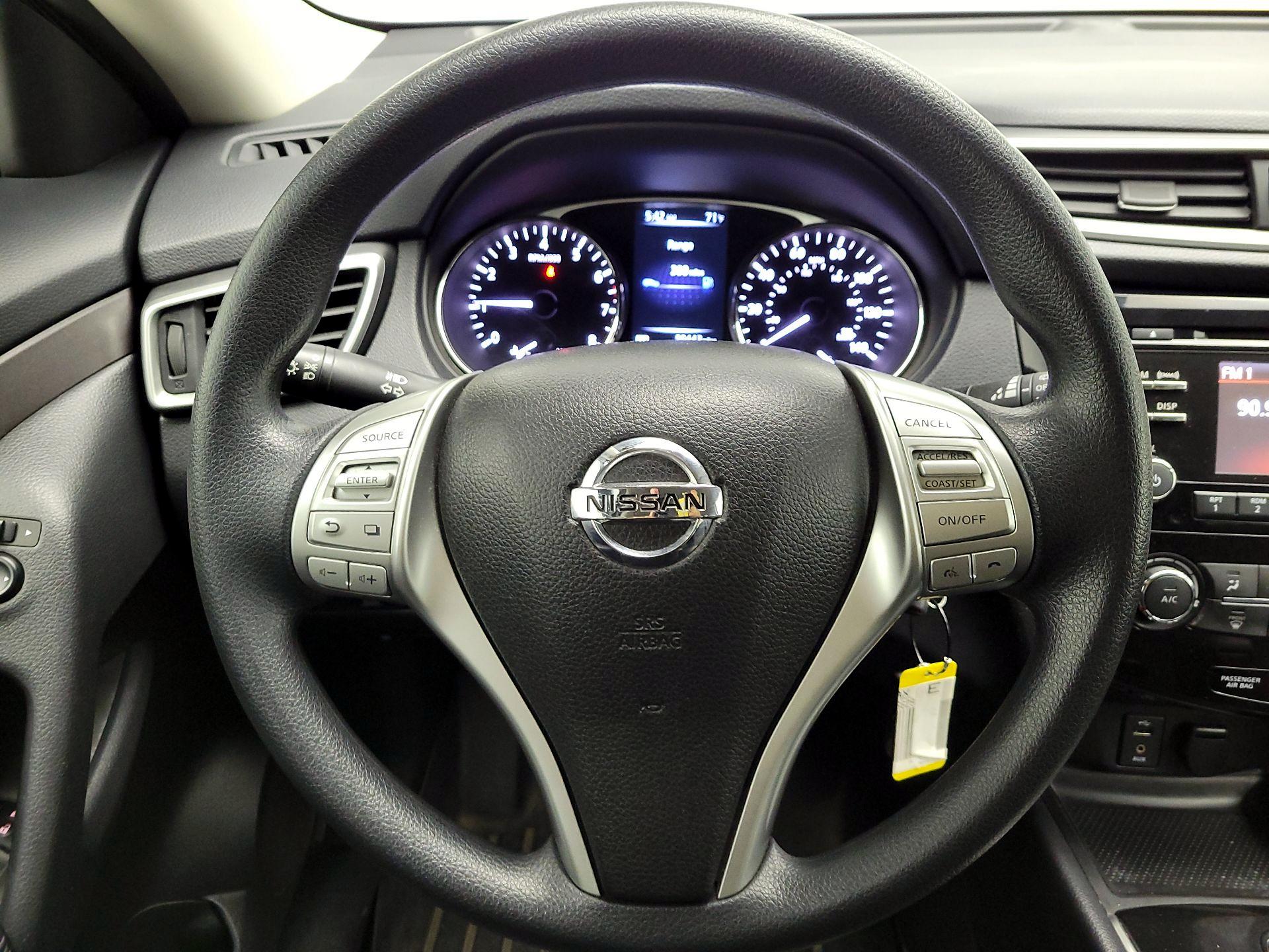 Thumbnail: 2016 Nissan Rogue - 10