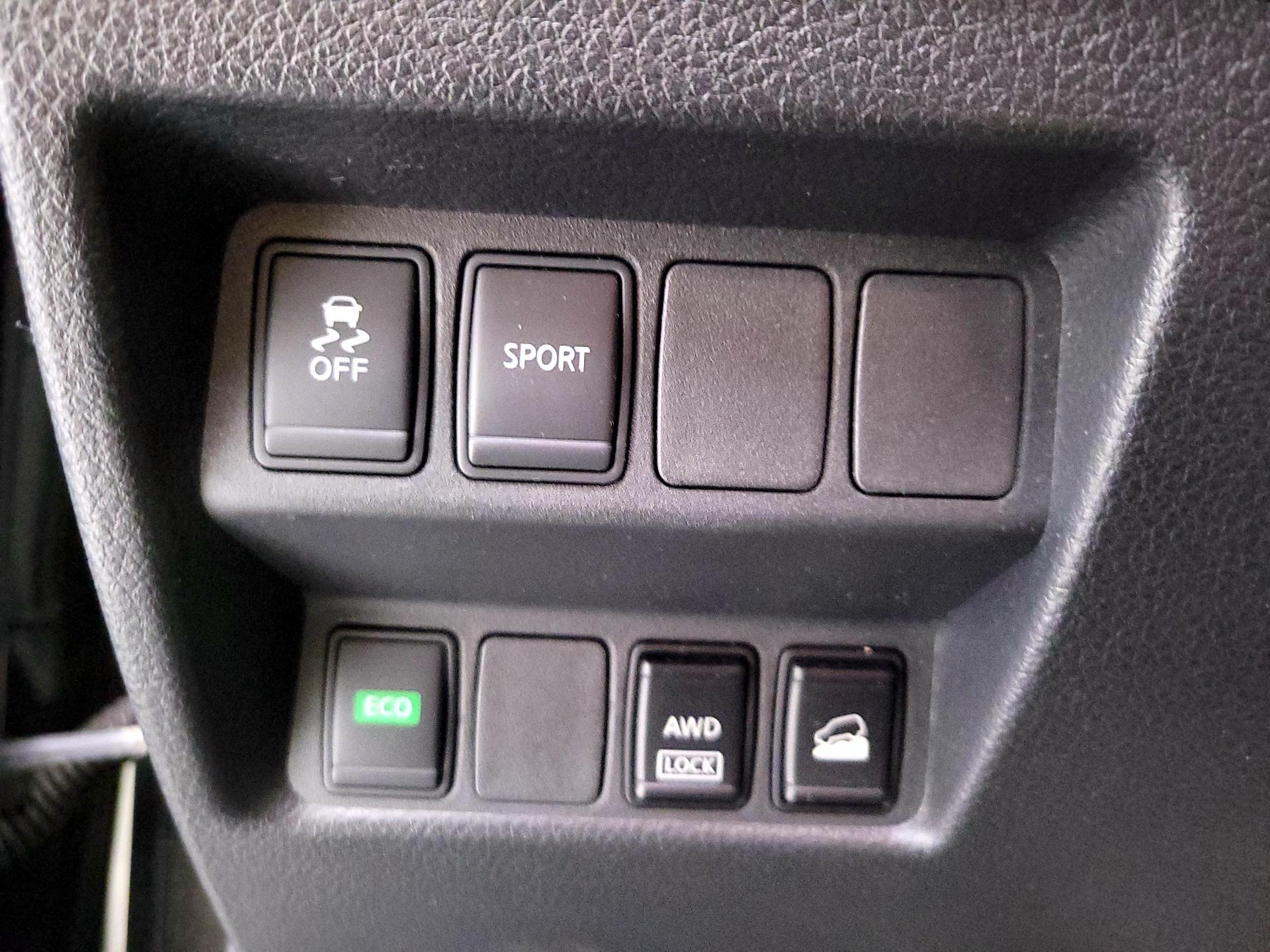 Thumbnail: 2016 Nissan Rogue - 13